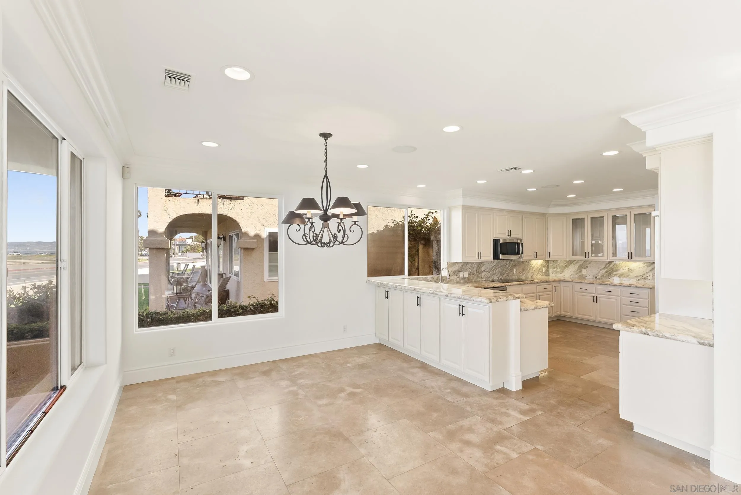 https://cdn.realtyfeed.com/cdn/127/260005340/085fd84fbfa14b6808495d1a82a326a8.webp