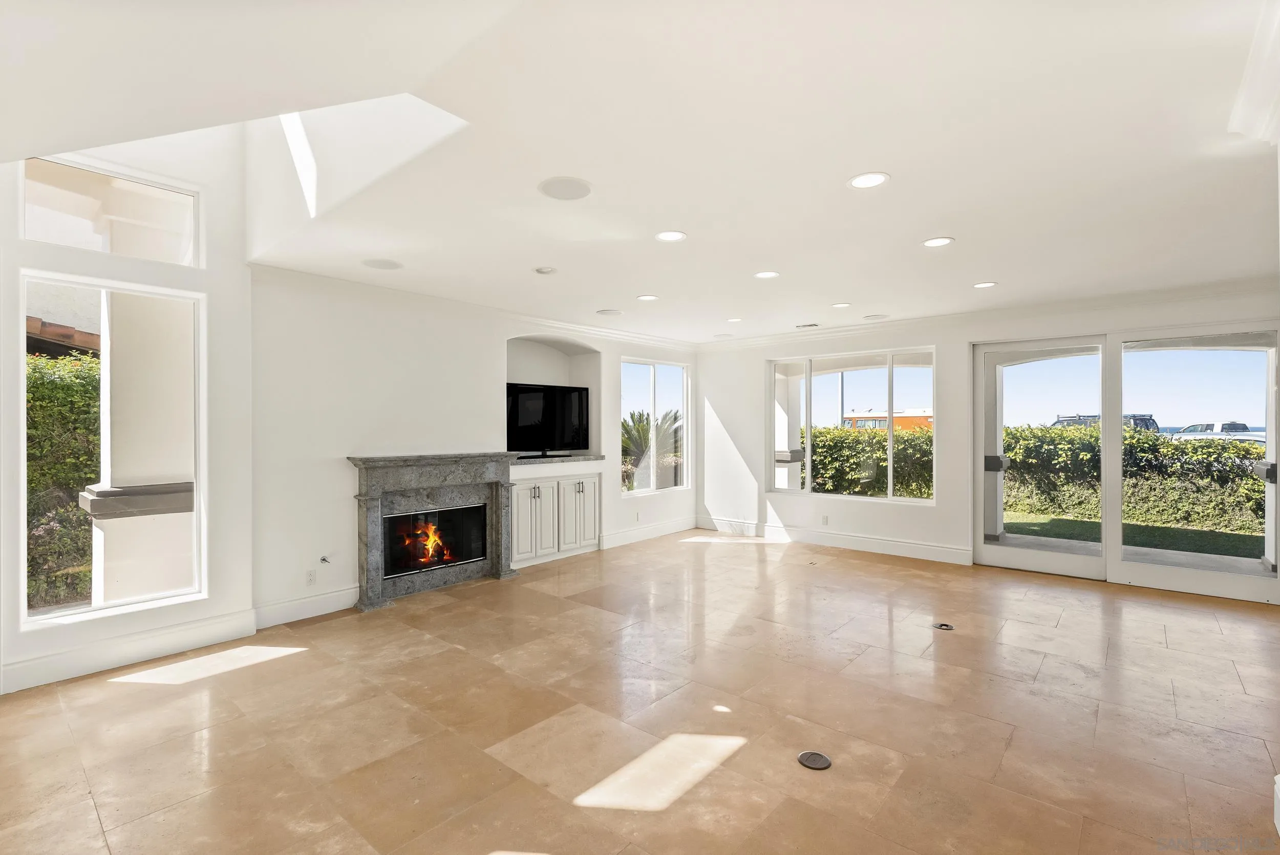 https://cdn.realtyfeed.com/cdn/127/260005340/b837efe93aa53f6aba6859c0de675e8f.webp