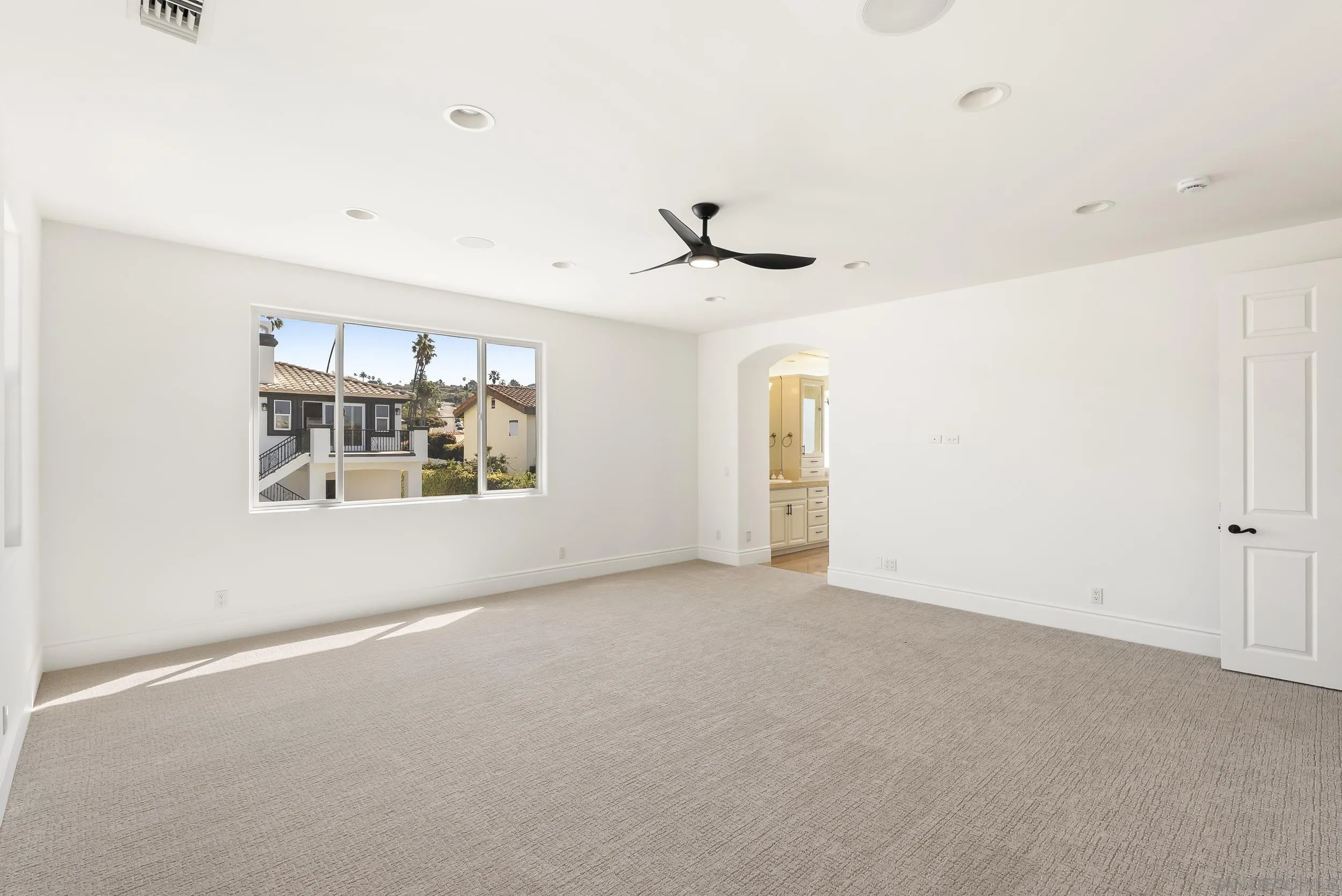 https://cdn.realtyfeed.com/cdn/127/260005340/dbb8c135c4245cc2931b2152cb144962.webp