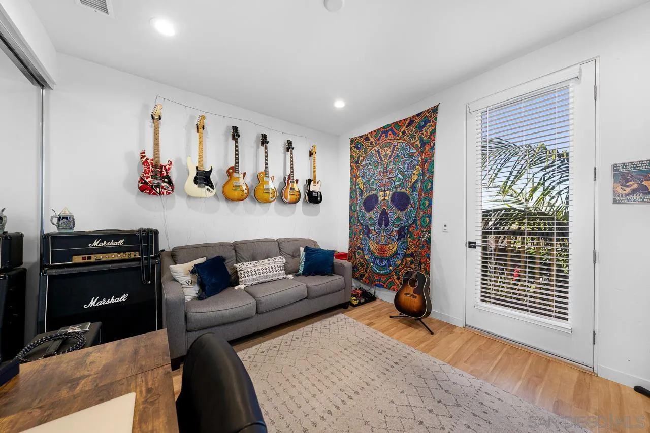 https://cdn.realtyfeed.com/cdn/127/260005343/2c15317538645b68a19ca9940b389edb.webp