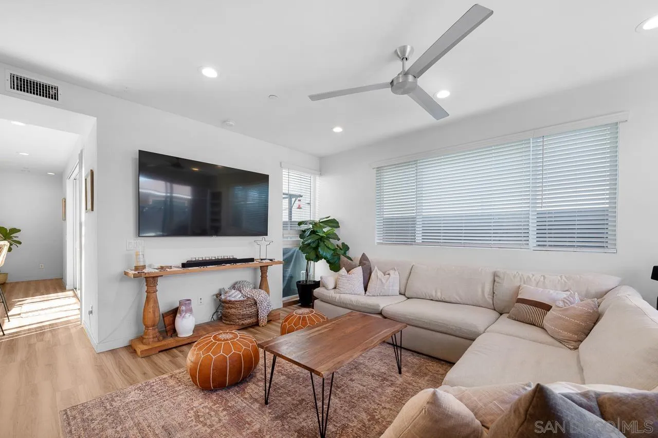 https://cdn.realtyfeed.com/cdn/127/260005343/34c06196d199b1e301e7ce32da093f7b.webp