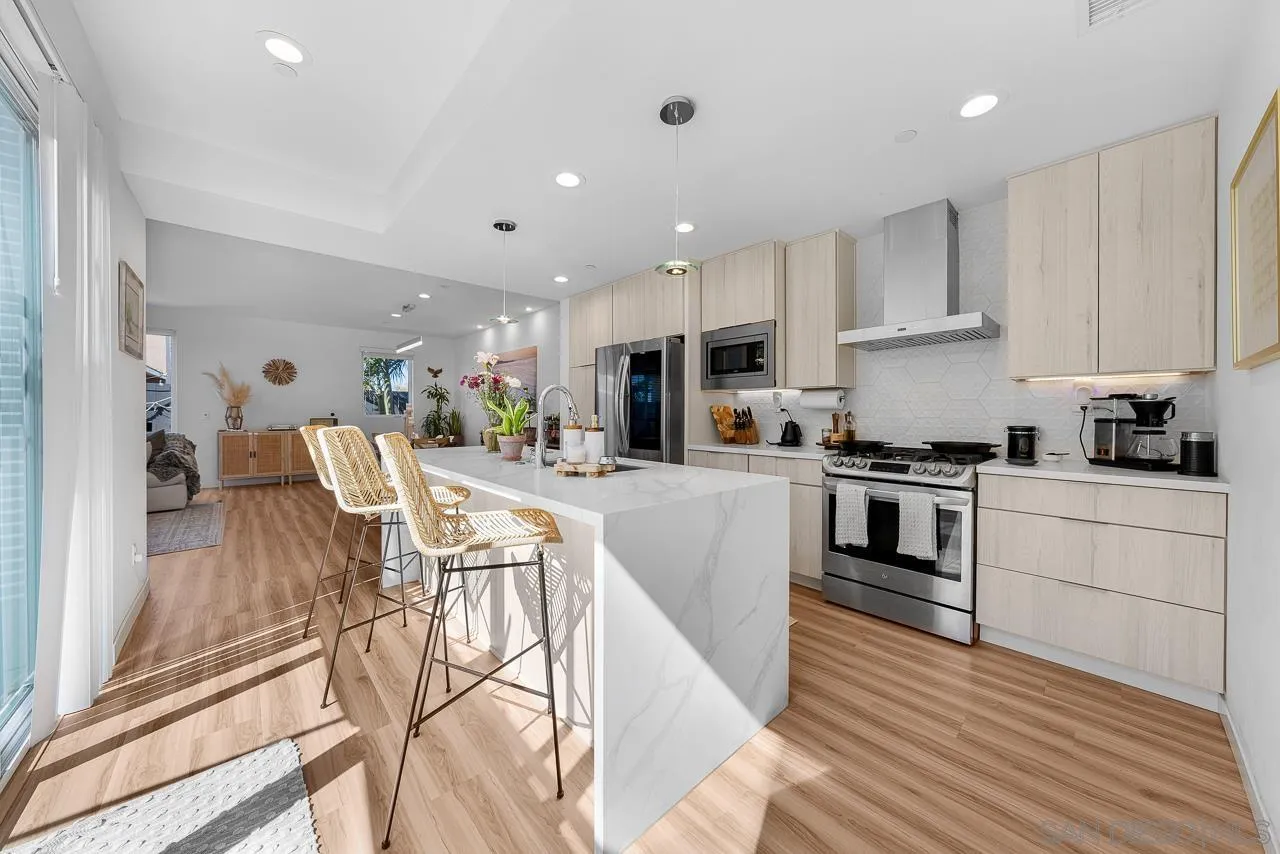 https://cdn.realtyfeed.com/cdn/127/260005343/df35390667c718db963243a88415570b.webp