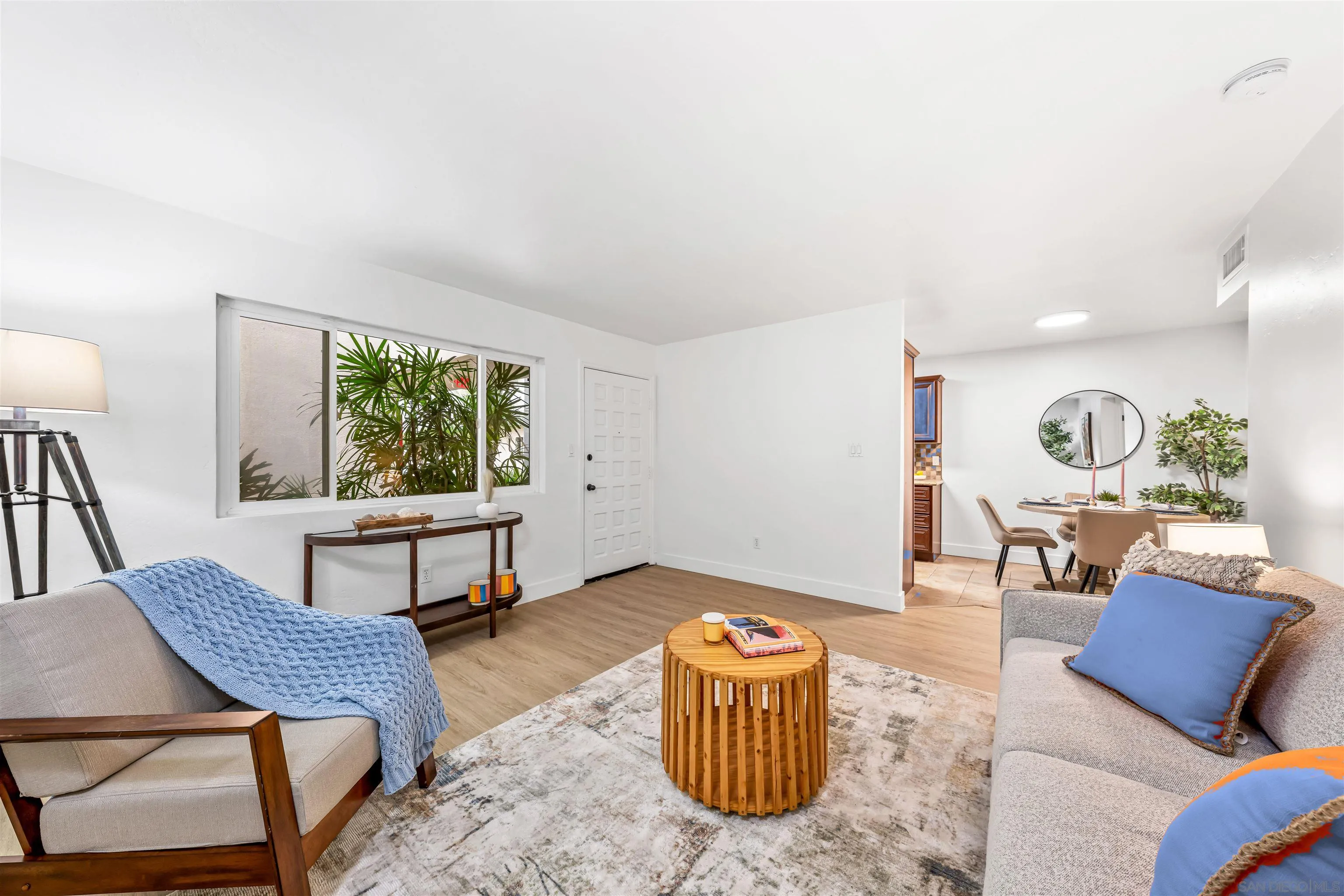 Photo #1: 260005352 Listing: Photo #1