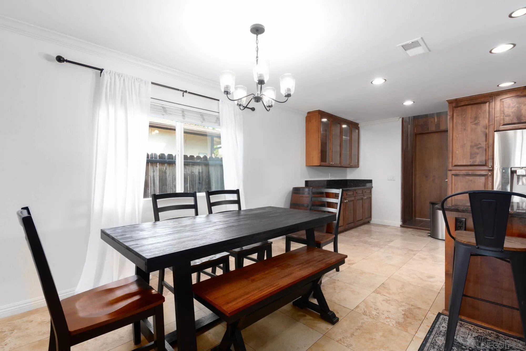 https://cdn.realtyfeed.com/cdn/127/260005355/019e1cfec45b916ed1e713a3e6a57b63.webp