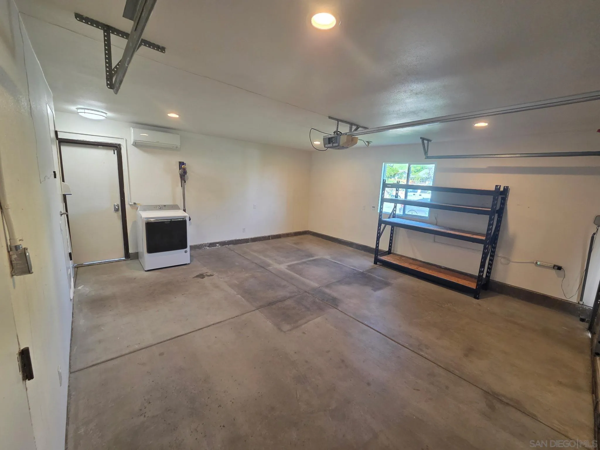 https://cdn.realtyfeed.com/cdn/127/260005355/6b1b8df43f6d9ed05146e89d5eac08bb.webp