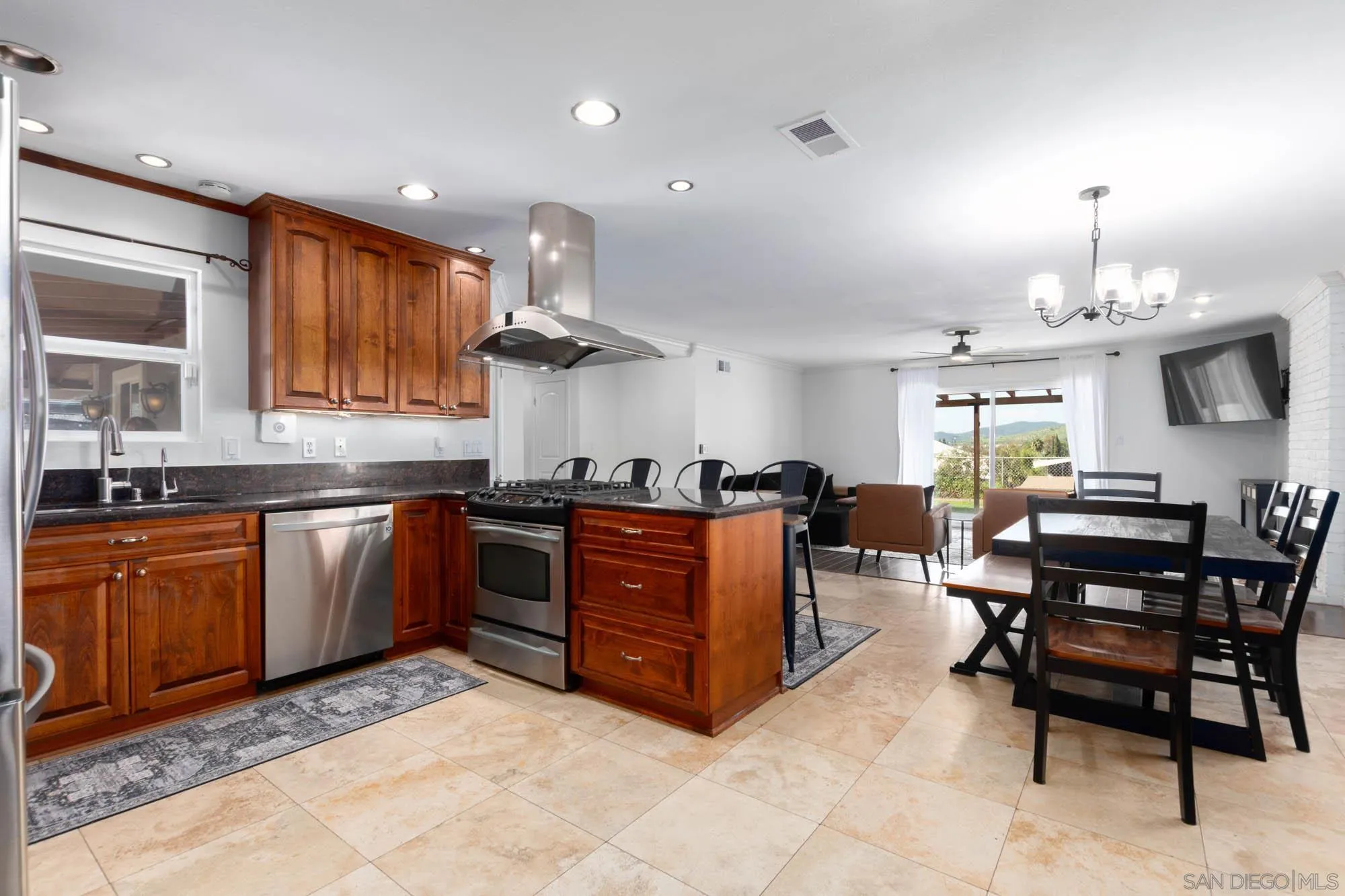 https://cdn.realtyfeed.com/cdn/127/260005355/b45c06d0b15482308cc285dbf61e23a6.webp