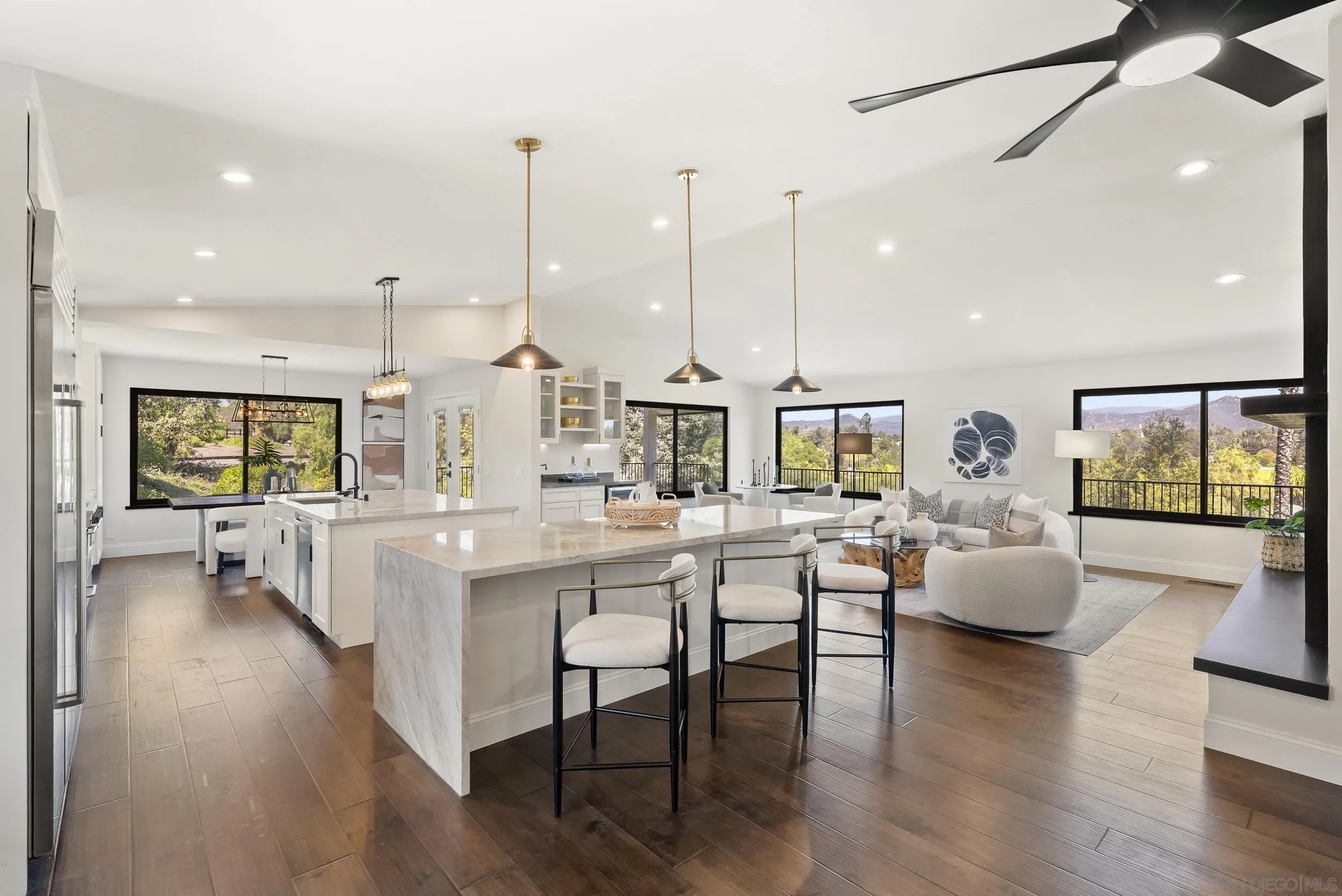 https://cdn.realtyfeed.com/cdn/127/260005362/391d5a503d4cc9fdcc81478f1553ff4d.webp