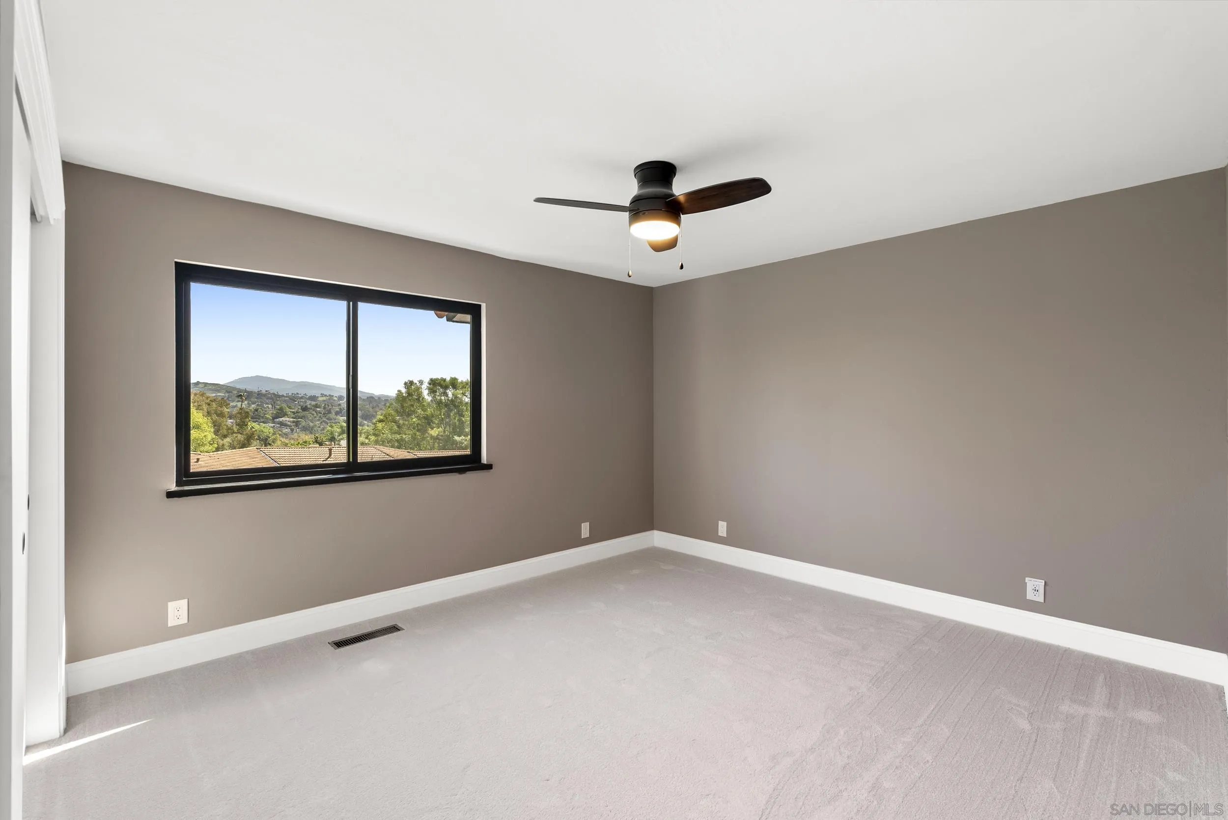 https://cdn.realtyfeed.com/cdn/127/260005362/6de88d8441426a603632f3056649e3cd.webp