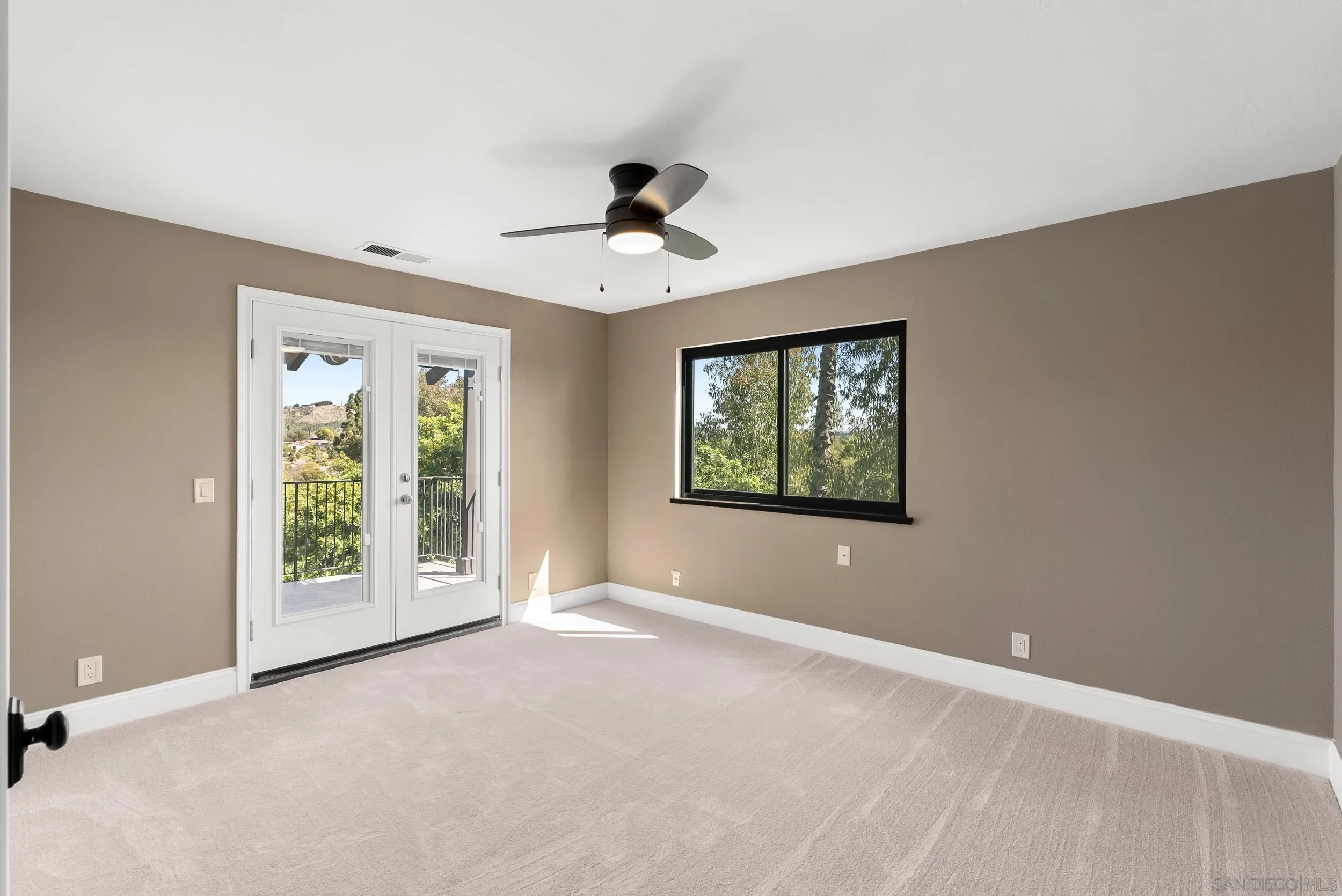 https://cdn.realtyfeed.com/cdn/127/260005362/926b1f23545b3648a4b2a6e8fd546603.webp