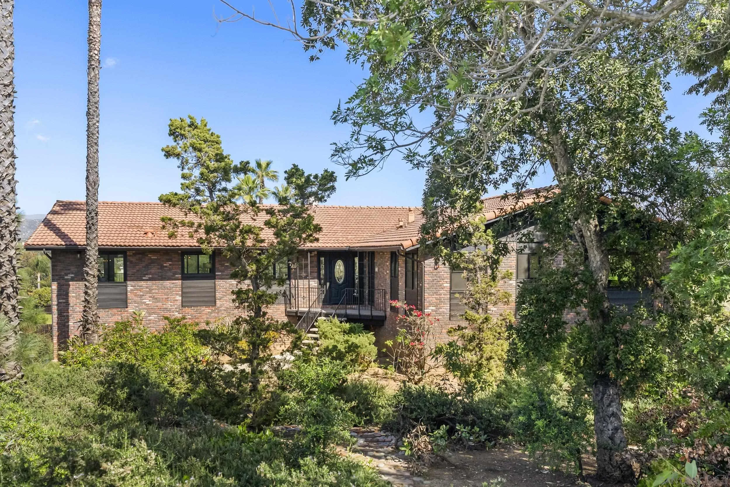 https://cdn.realtyfeed.com/cdn/127/260005362/9894d4ce69da3132f36bca14b89f6408.webp