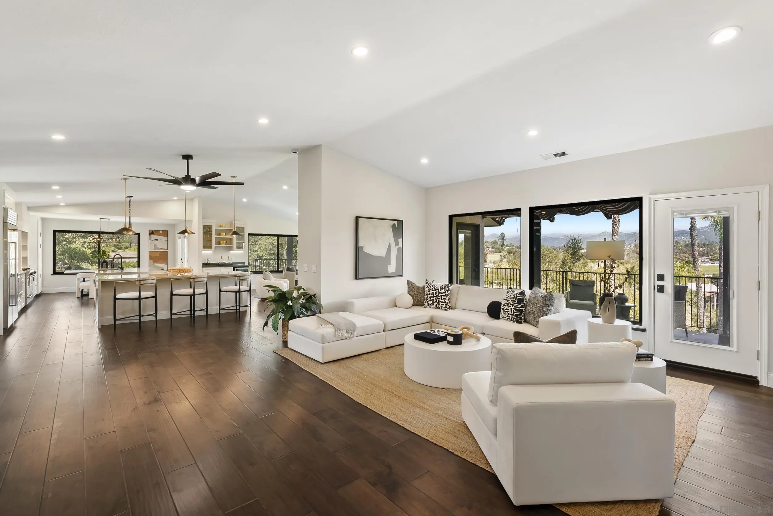 https://cdn.realtyfeed.com/cdn/127/260005362/a1ceaf10463160b9d66a7c3fa37b2878.webp