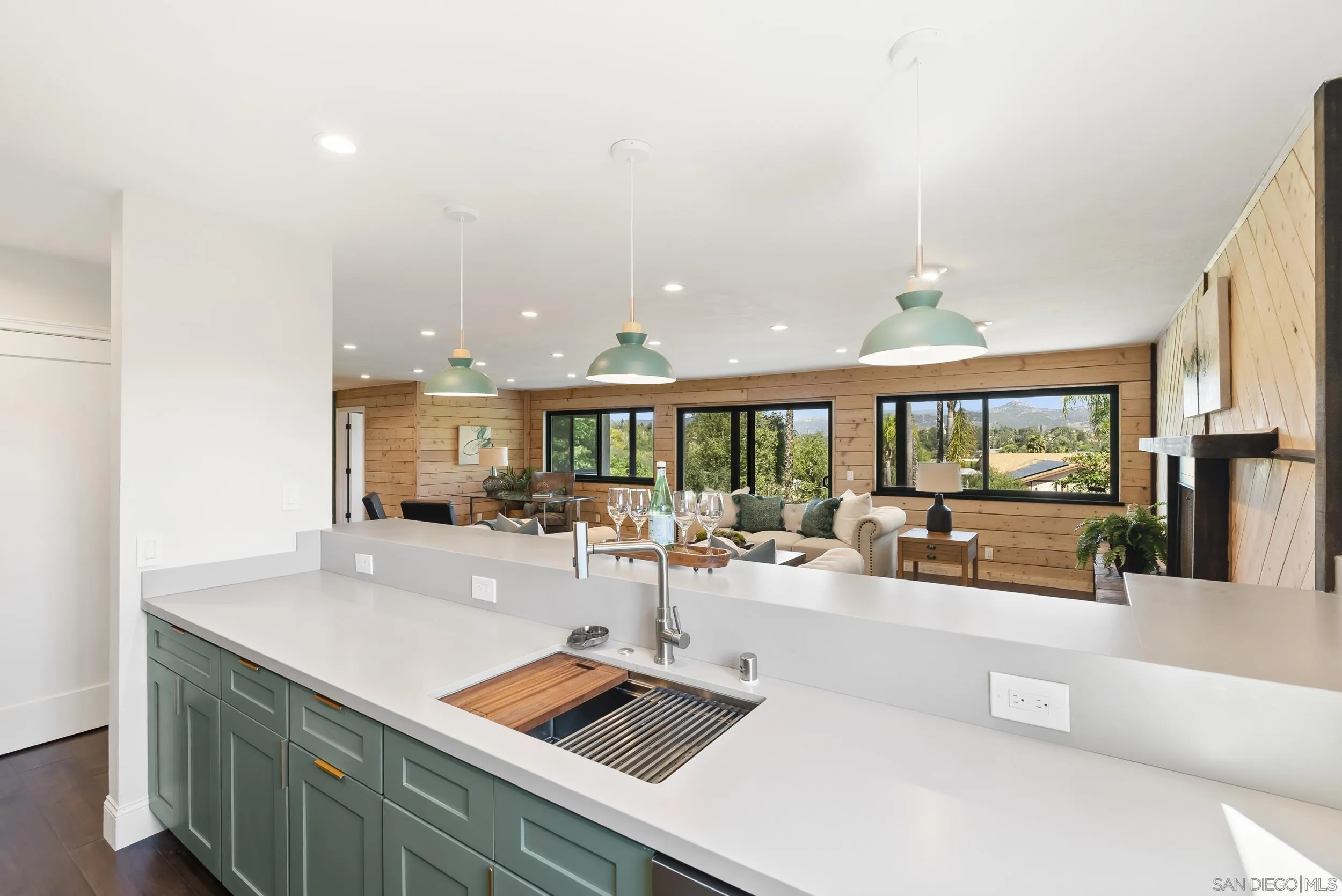 https://cdn.realtyfeed.com/cdn/127/260005362/a73c93c303eb3cc73957c401a78814b1.webp