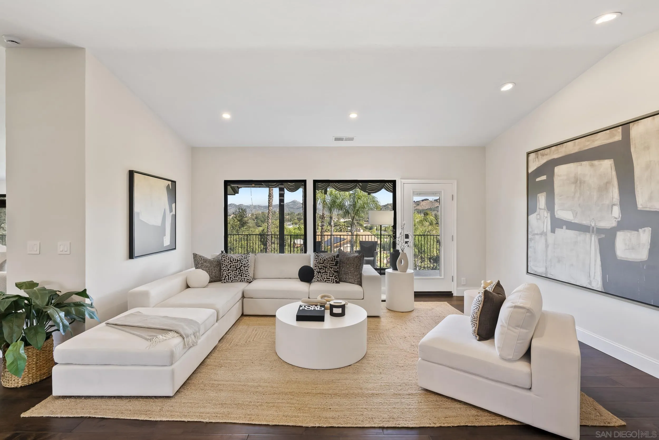 https://cdn.realtyfeed.com/cdn/127/260005362/c9c7c097884108dcc1eb7b7e9698e085.webp