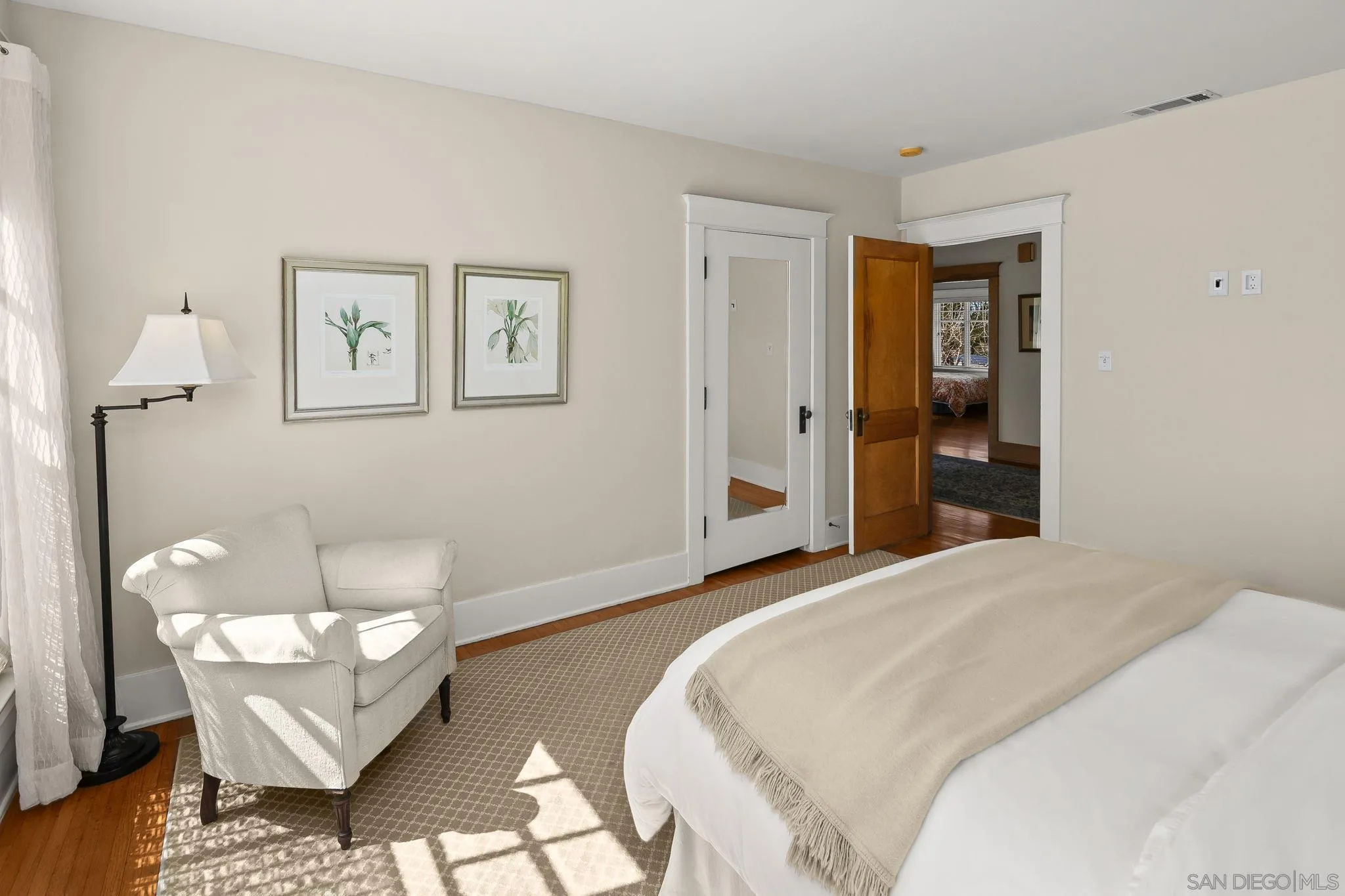 https://cdn.realtyfeed.com/cdn/127/260005365/e5fea8c79396c2aec48458b1062230ba.webp