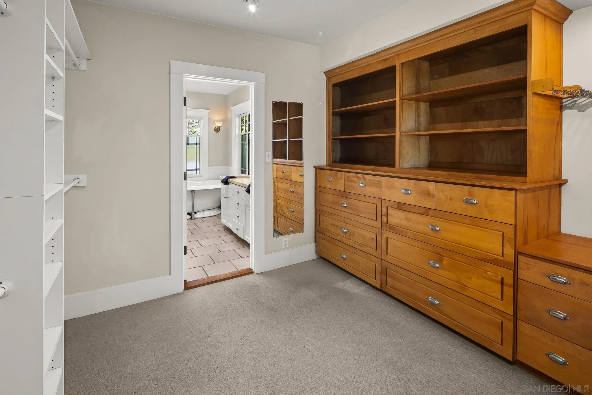 https://cdn.realtyfeed.com/cdn/127/260005365/e613863528468be11386712a62e89a72.webp