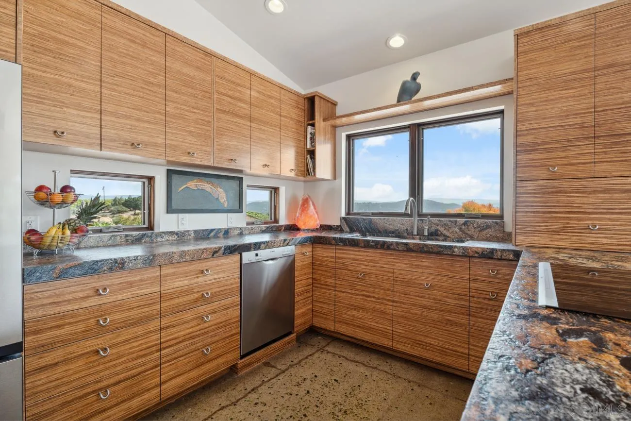https://cdn.realtyfeed.com/cdn/127/260005368/3a5fd26244bf0fa380c0ecfb6c536429.webp