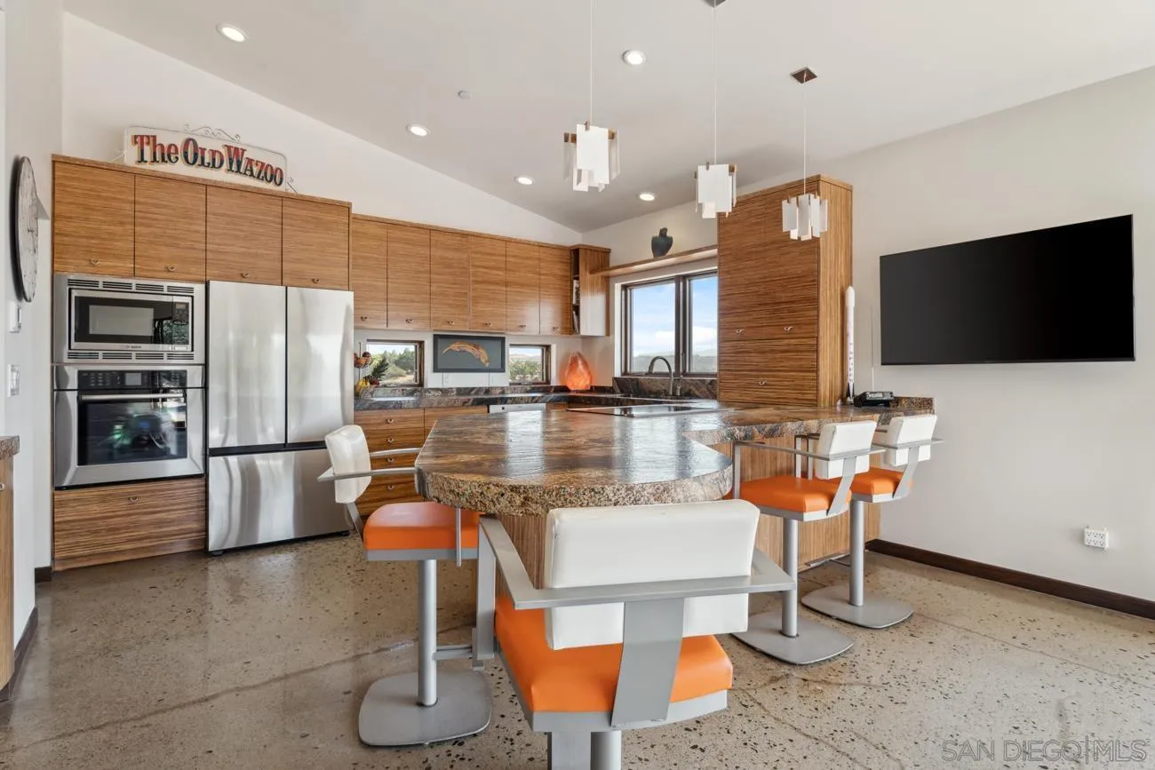 https://cdn.realtyfeed.com/cdn/127/260005368/41fdf1be028a19e2104bd42a26c0f67c.webp