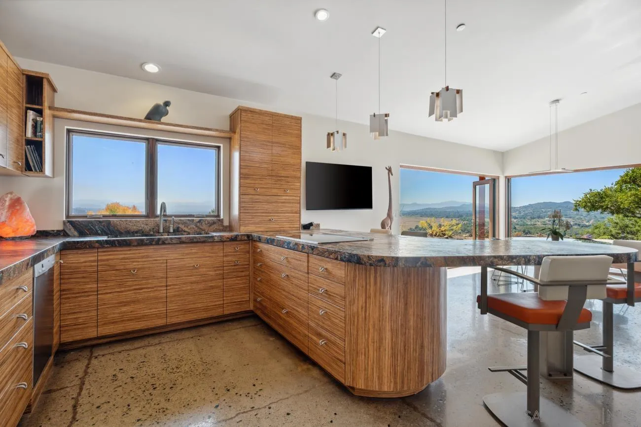 https://cdn.realtyfeed.com/cdn/127/260005368/7252d96cc458b6a79e9a8f1432b63c97.webp