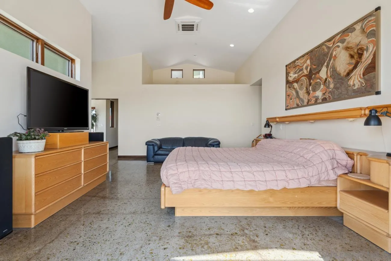 https://cdn.realtyfeed.com/cdn/127/260005368/799612b6392bfee04796ae73b6c3b28f.webp
