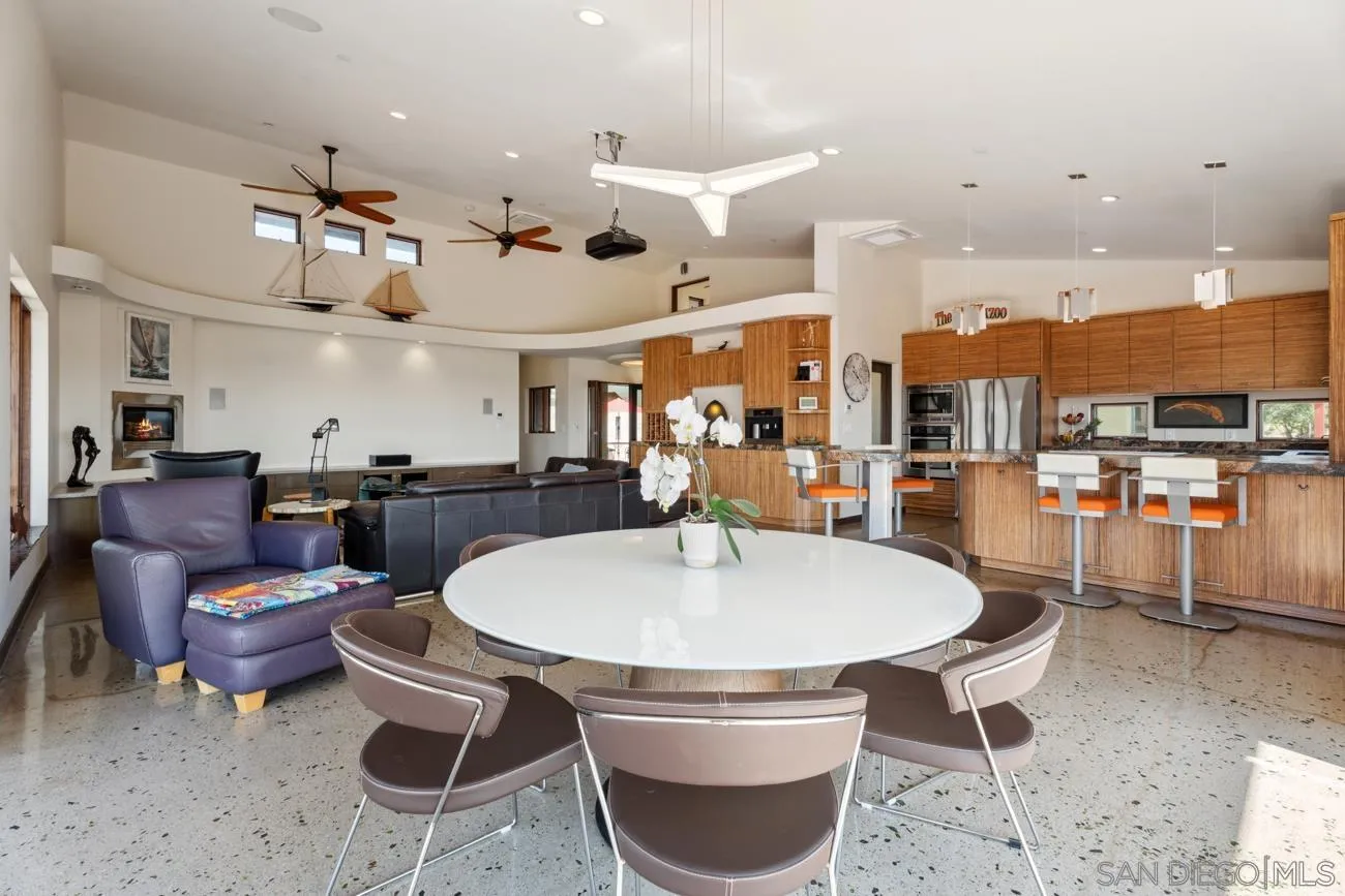 https://cdn.realtyfeed.com/cdn/127/260005368/b53a26ee34c9aba3d19ed9d1f448404d.webp