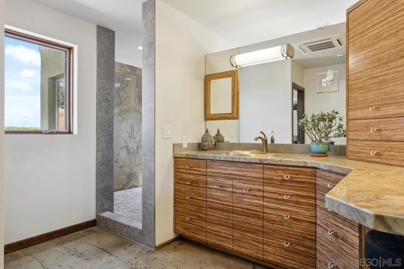https://cdn.realtyfeed.com/cdn/127/260005368/bb600eeb0ac388548addacd503122051.webp