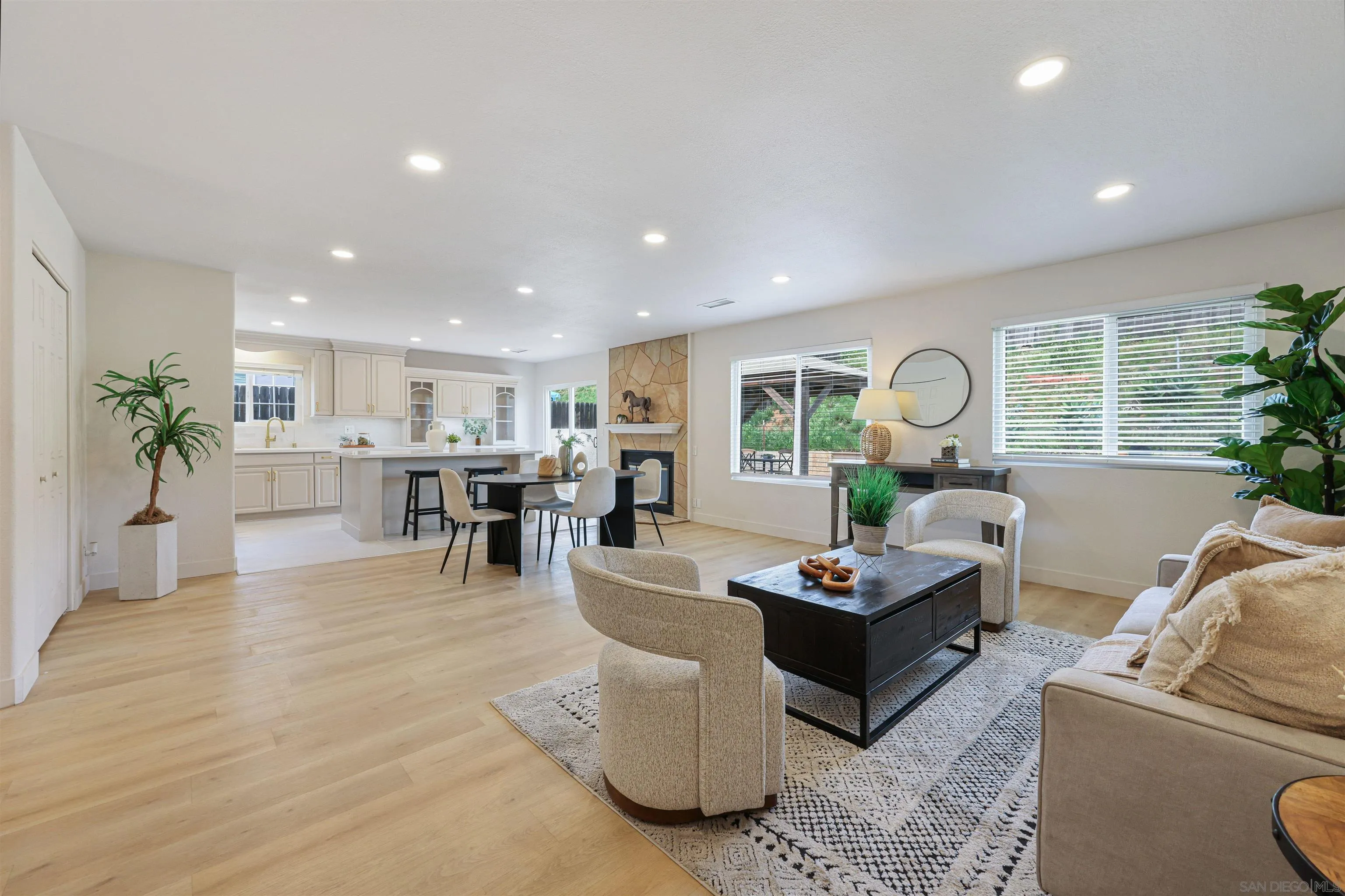 https://cdn.realtyfeed.com/cdn/127/260005375/65770e106b145bfa2ae107f891d524aa.webp