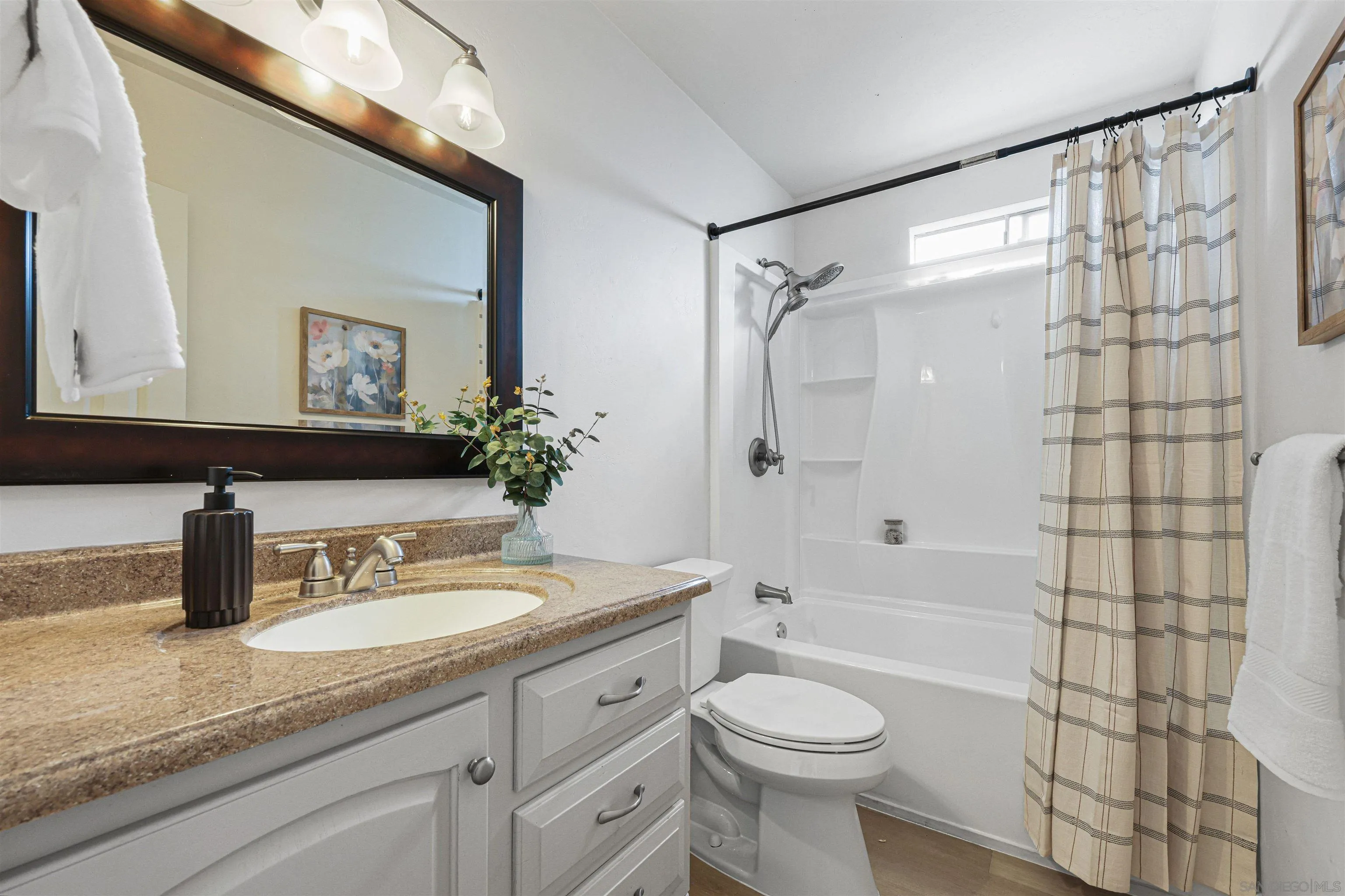 https://cdn.realtyfeed.com/cdn/127/260005375/829acb8eaa4c2be8f579987bc6a77597.webp