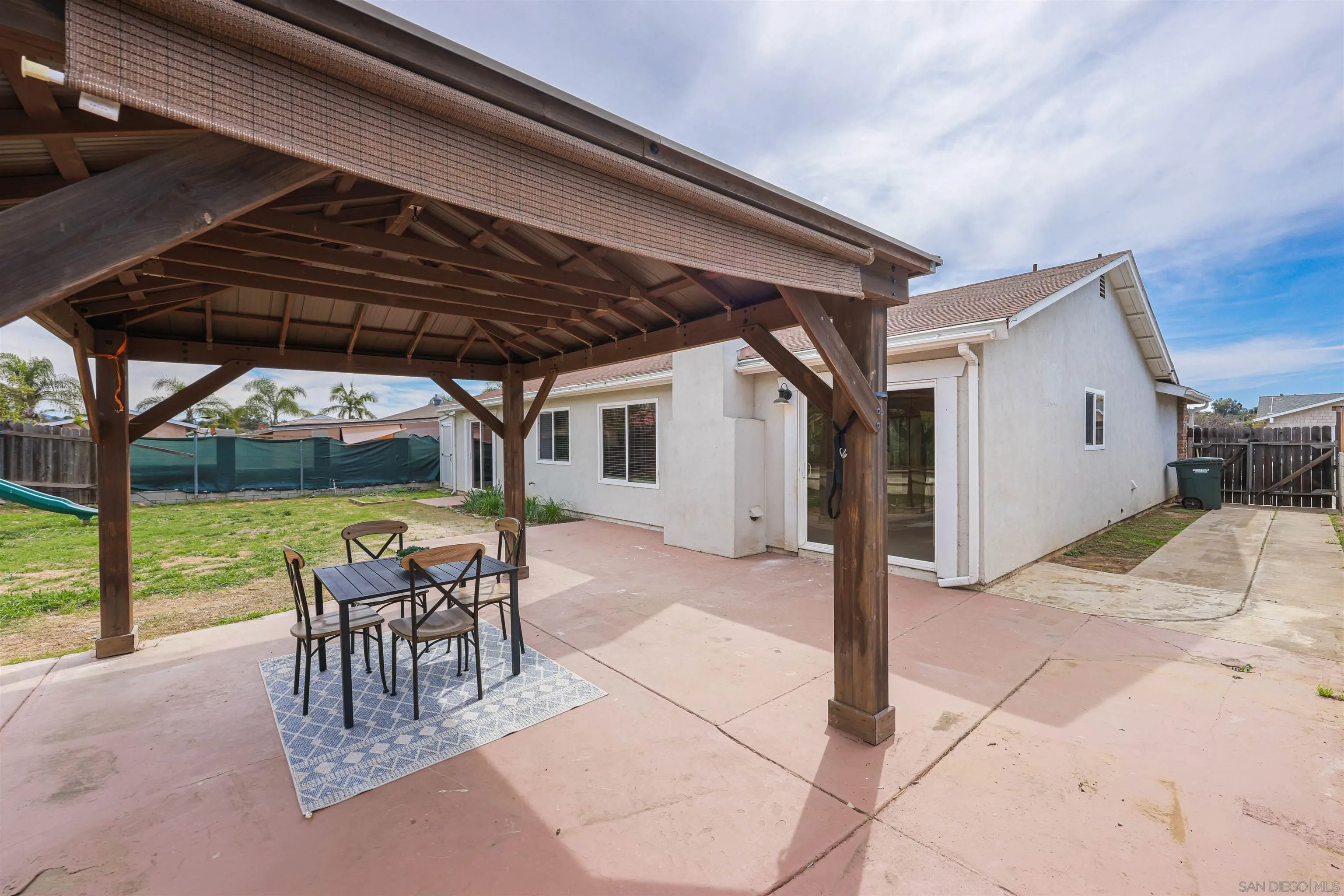 https://cdn.realtyfeed.com/cdn/127/260005375/901986f974875e76741f99fce848a684.webp