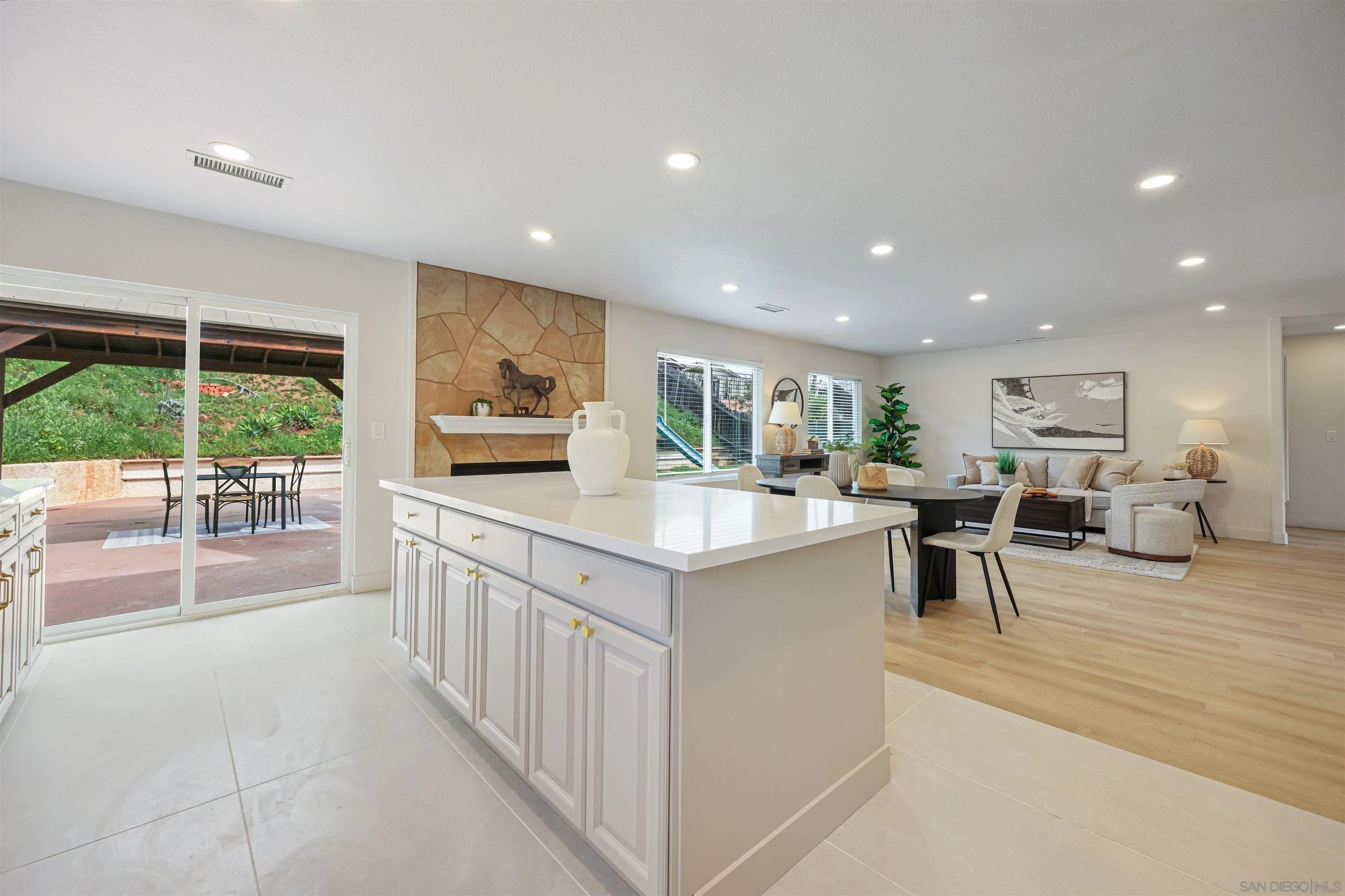 https://cdn.realtyfeed.com/cdn/127/260005375/b775e78b8865c5df0ac14b60c2811749.webp