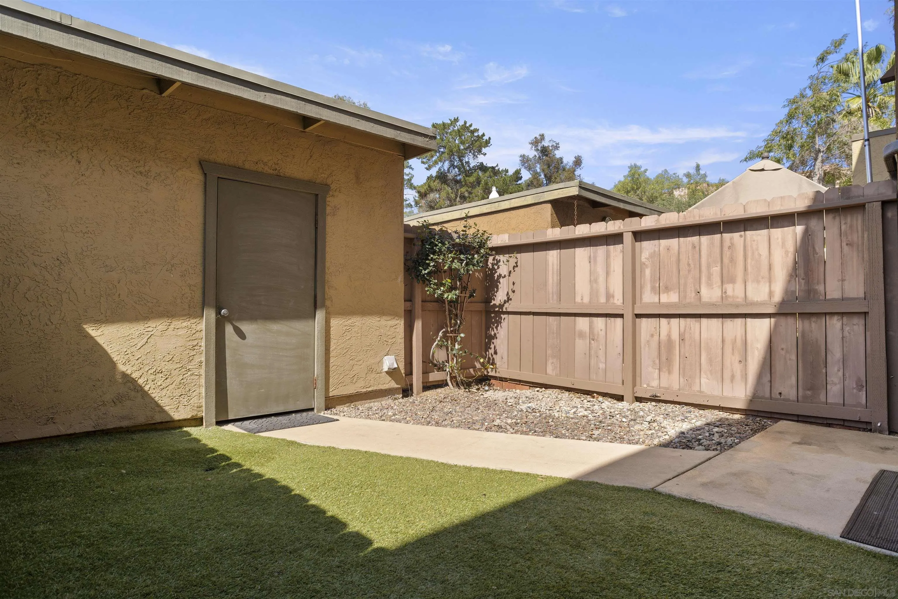 https://cdn.realtyfeed.com/cdn/127/260005376/12f76fede662108a64f719d30b03d331.webp