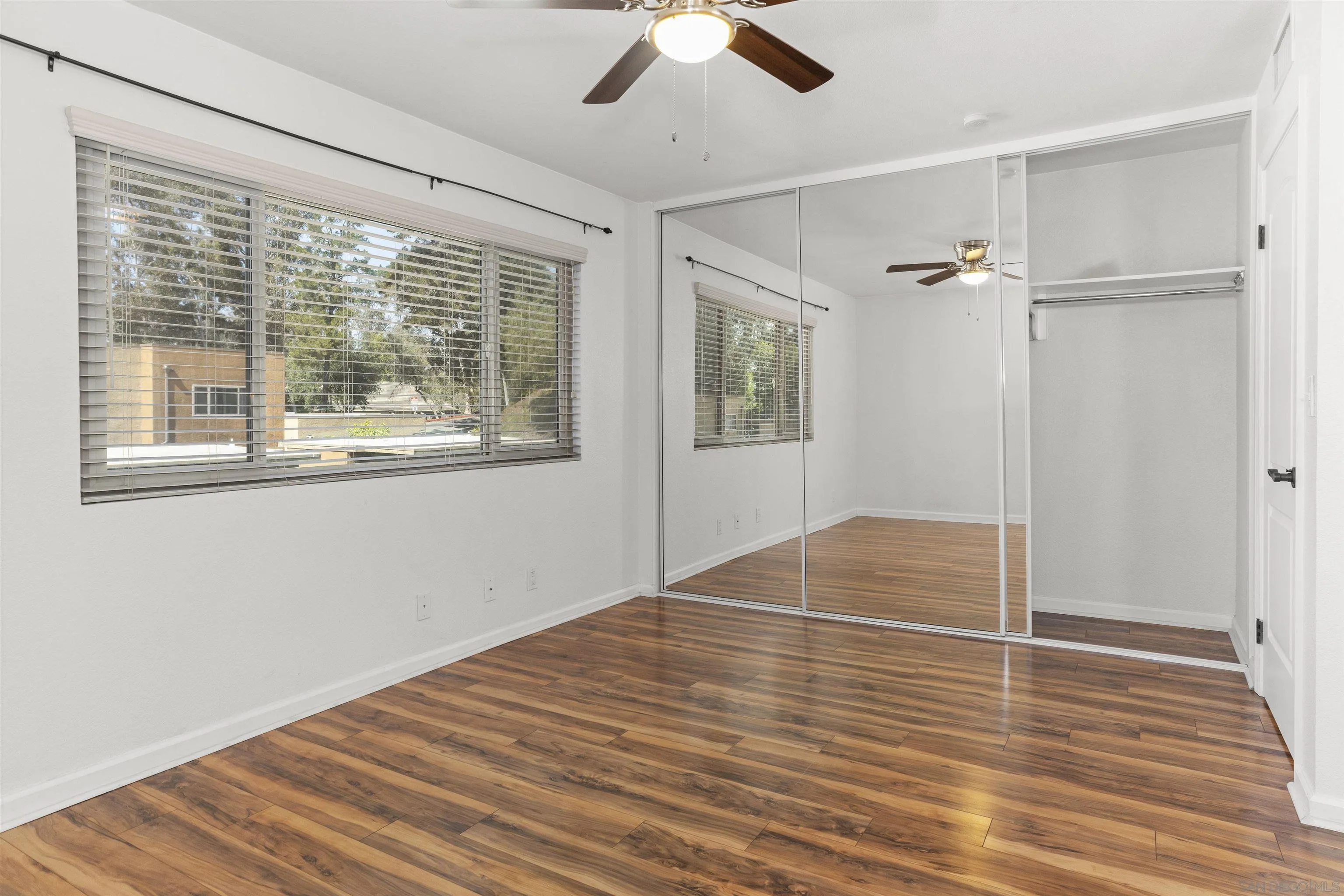 https://cdn.realtyfeed.com/cdn/127/260005376/2763f20fab4dfdb7d404bbae03924a79.webp
