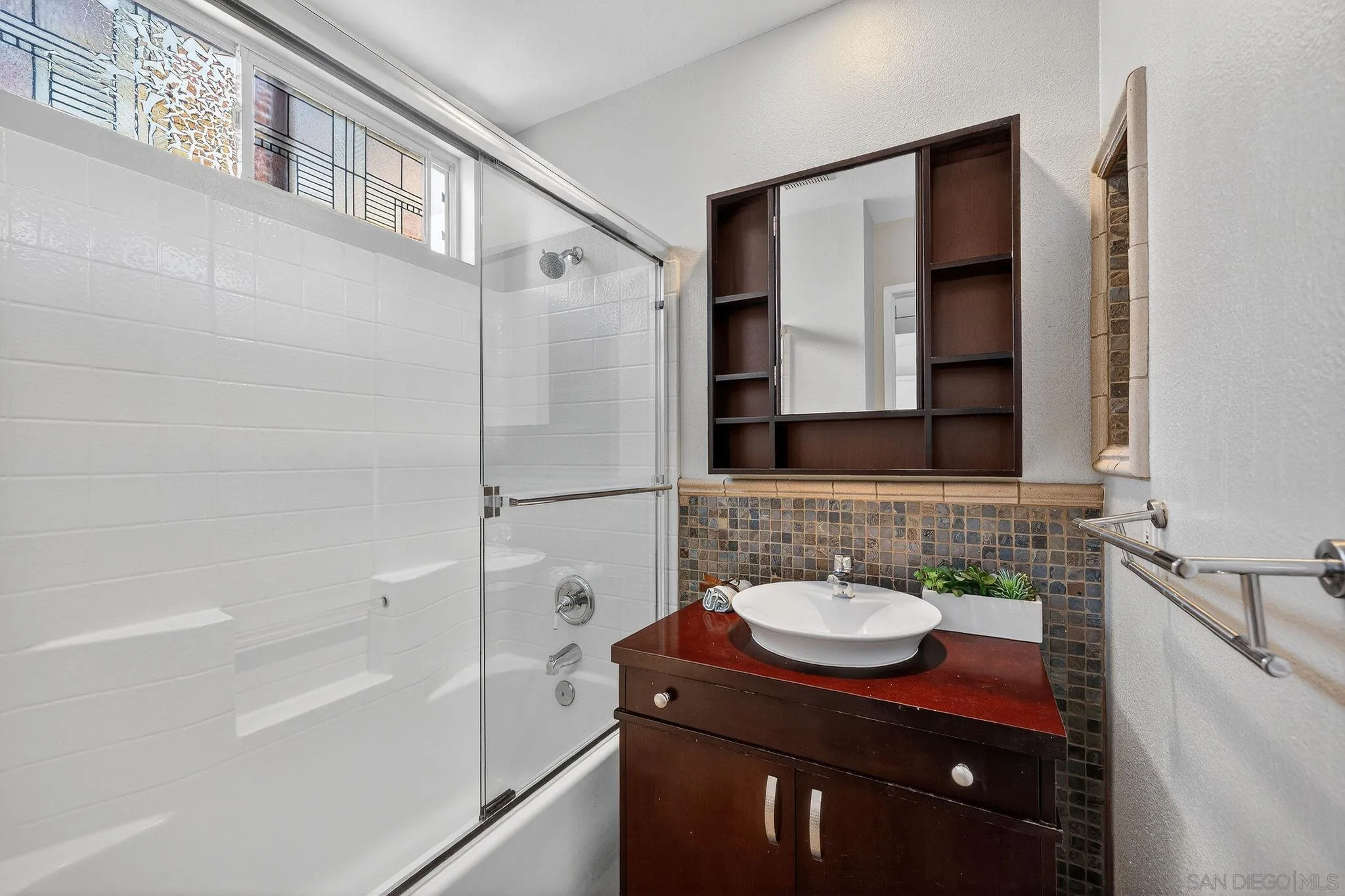https://cdn.realtyfeed.com/cdn/127/260005380/4acb187c1d86d9f8fd8e5c5411c97e04.webp