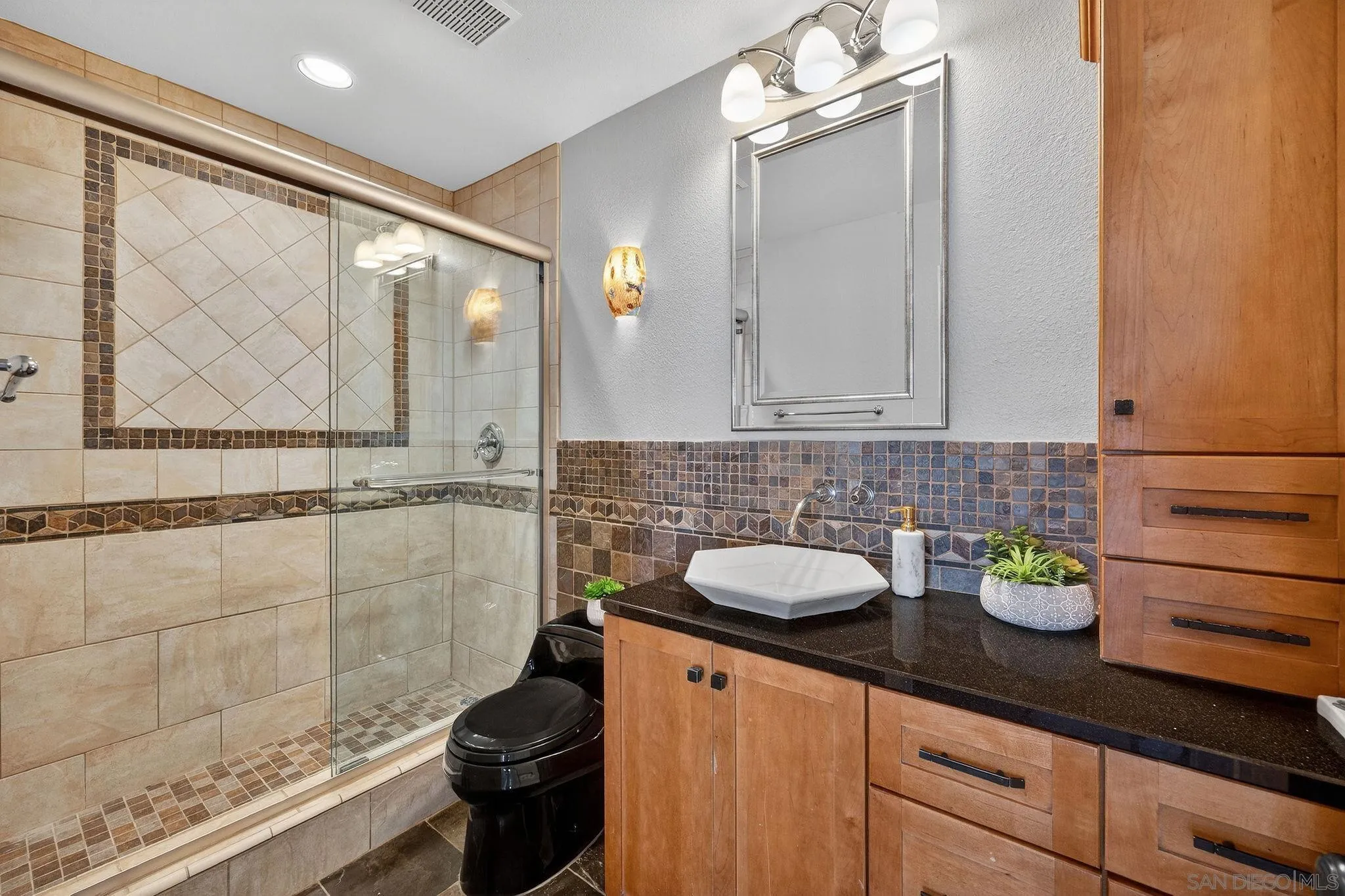 https://cdn.realtyfeed.com/cdn/127/260005380/58a0c6a21d937373fa183db70d6f3f15.webp