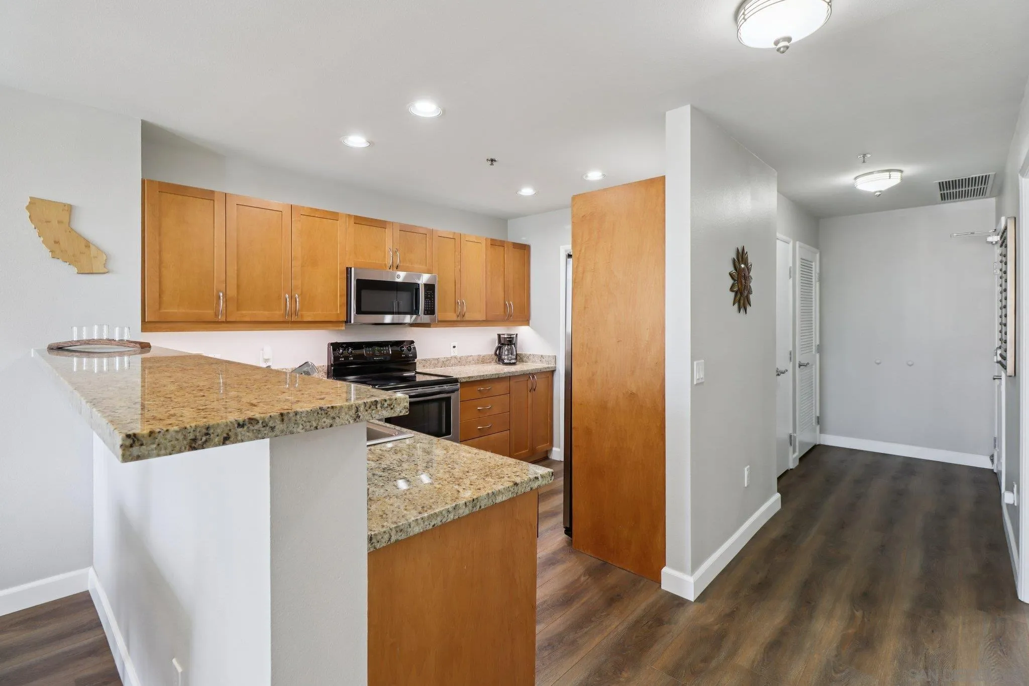 https://cdn.realtyfeed.com/cdn/127/260005381/0f8f74478e01e17d1f3523c9818ada63.webp