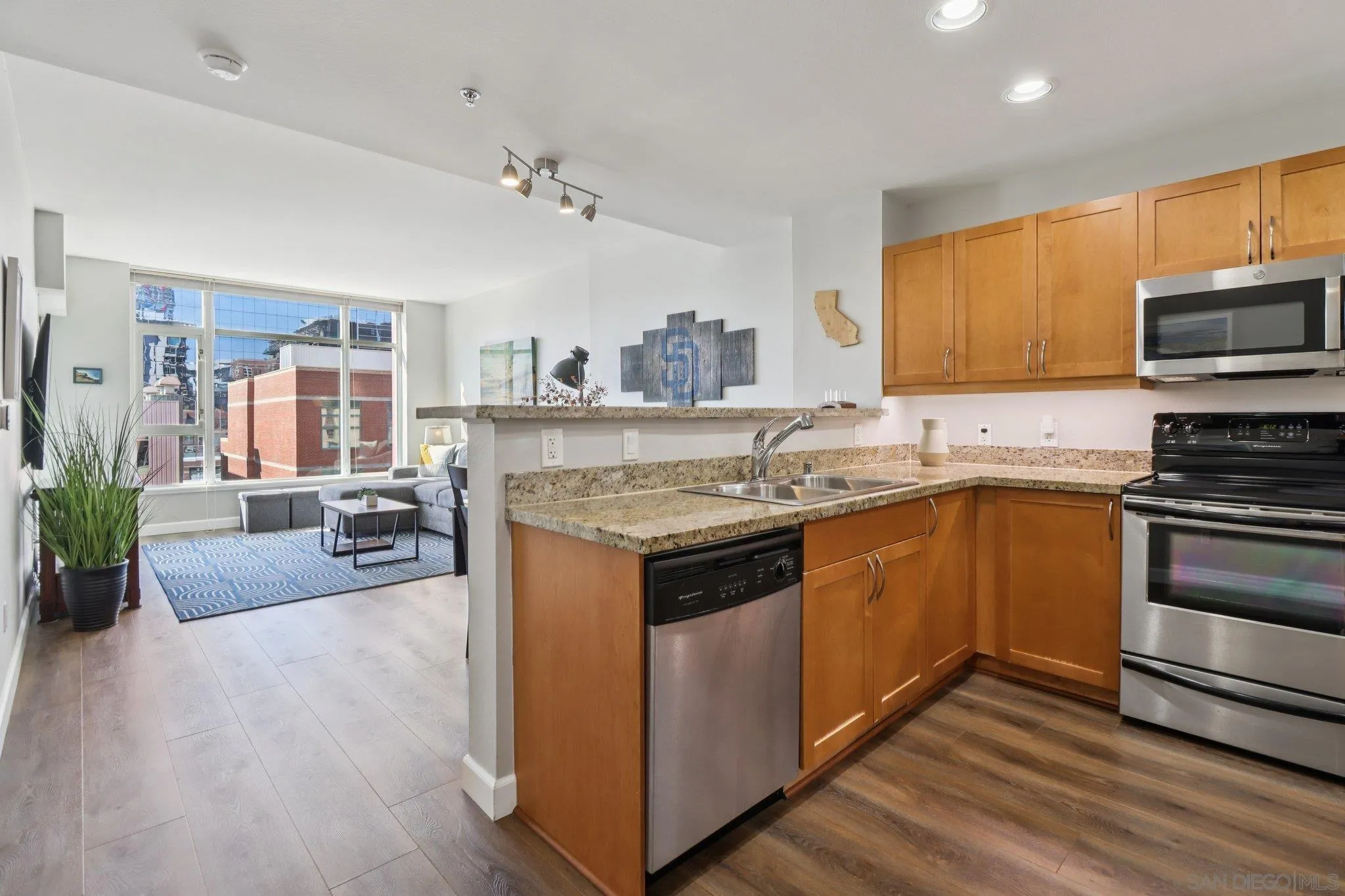 https://cdn.realtyfeed.com/cdn/127/260005381/22cbabee848755f1dcb2fb260ba8ee04.webp