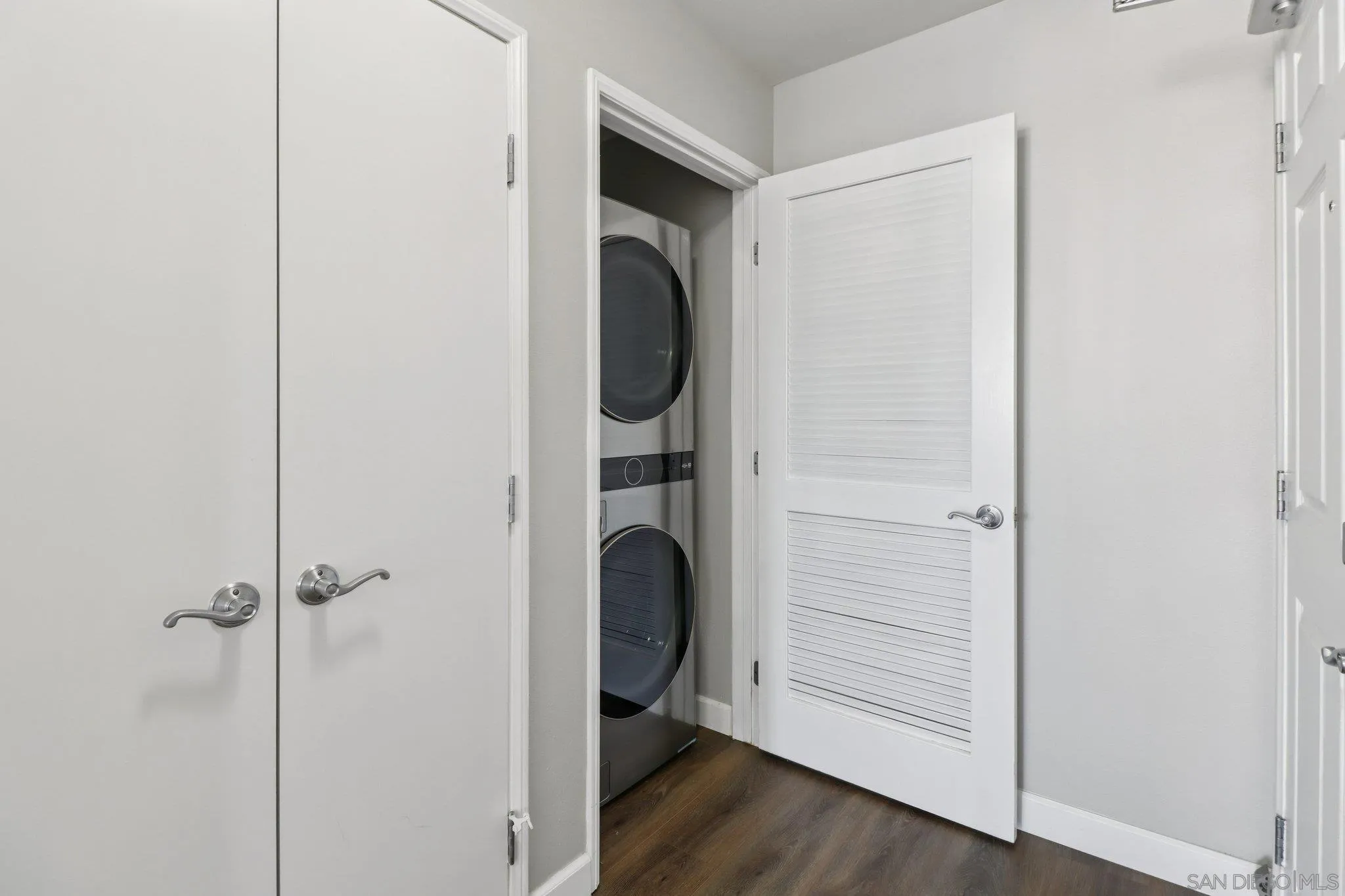 https://cdn.realtyfeed.com/cdn/127/260005381/2353852c711af769522a19a128d7e768.webp