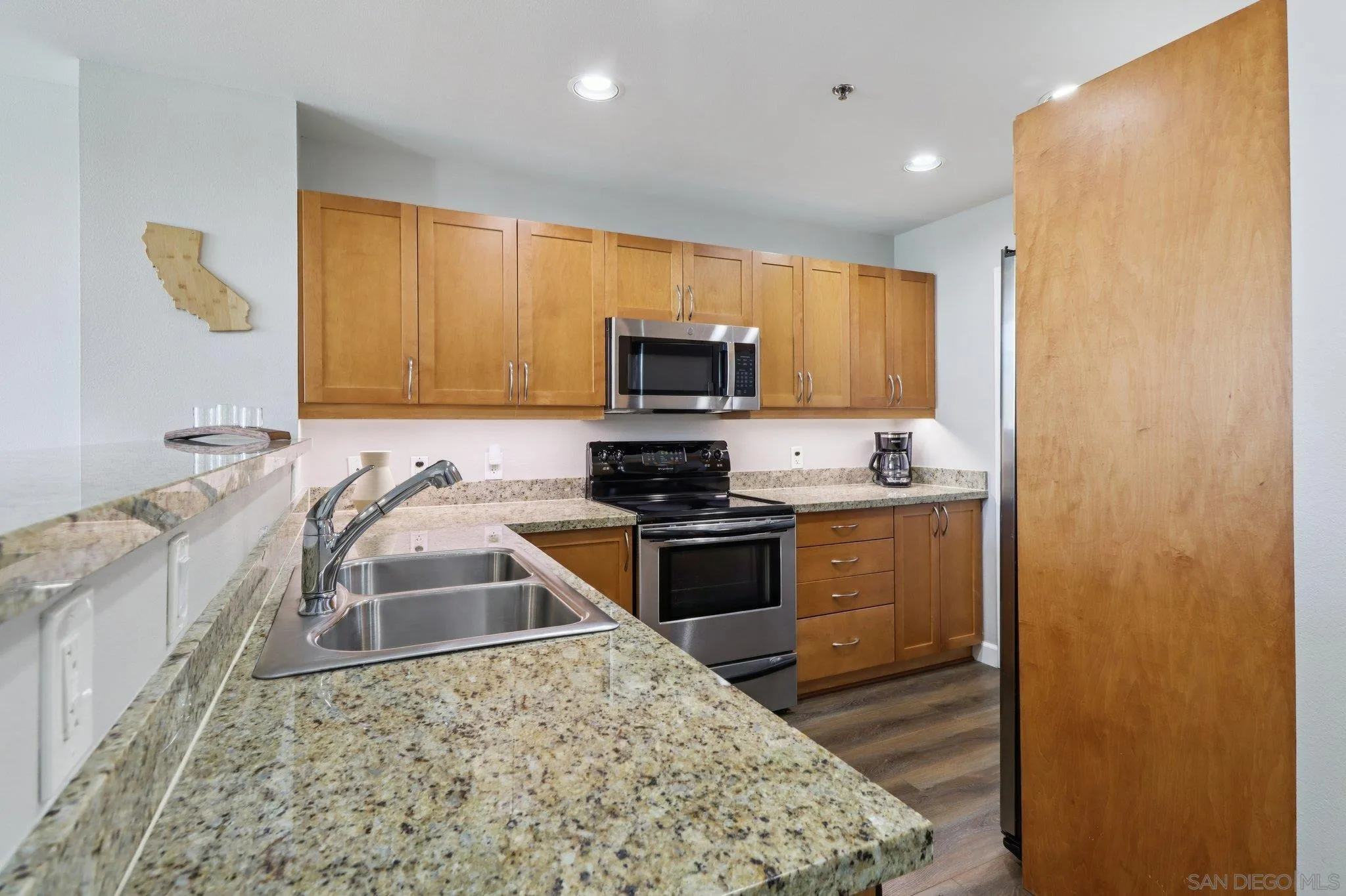 https://cdn.realtyfeed.com/cdn/127/260005381/613e54fe0aed6584d35e93e5cb8ea6ba.webp