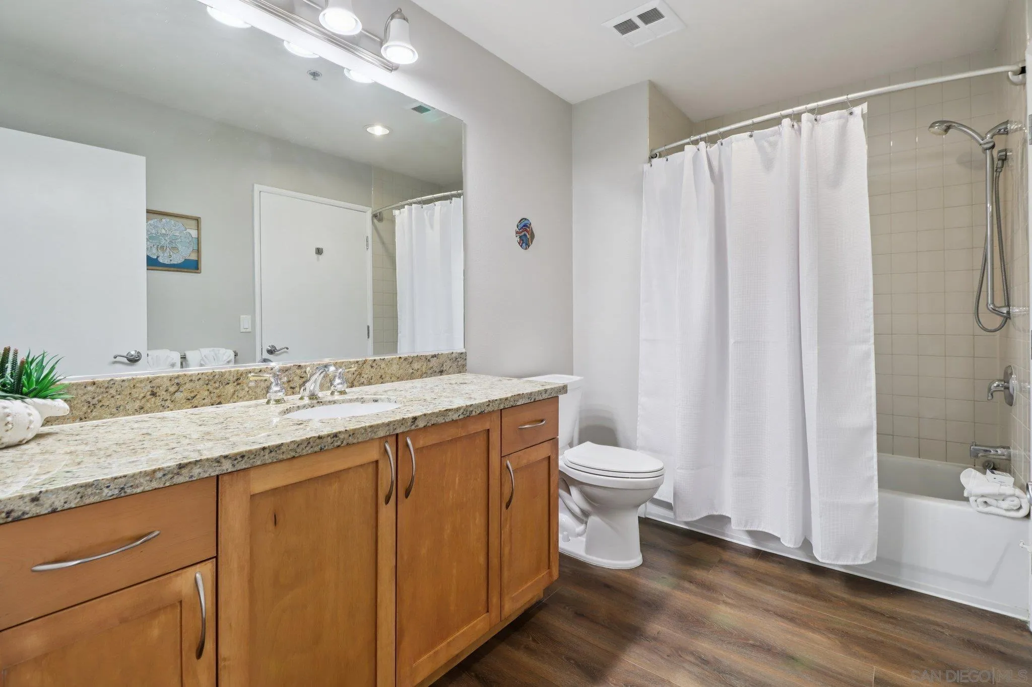 https://cdn.realtyfeed.com/cdn/127/260005381/73b70907ea9fedd17594330079b1c300.webp
