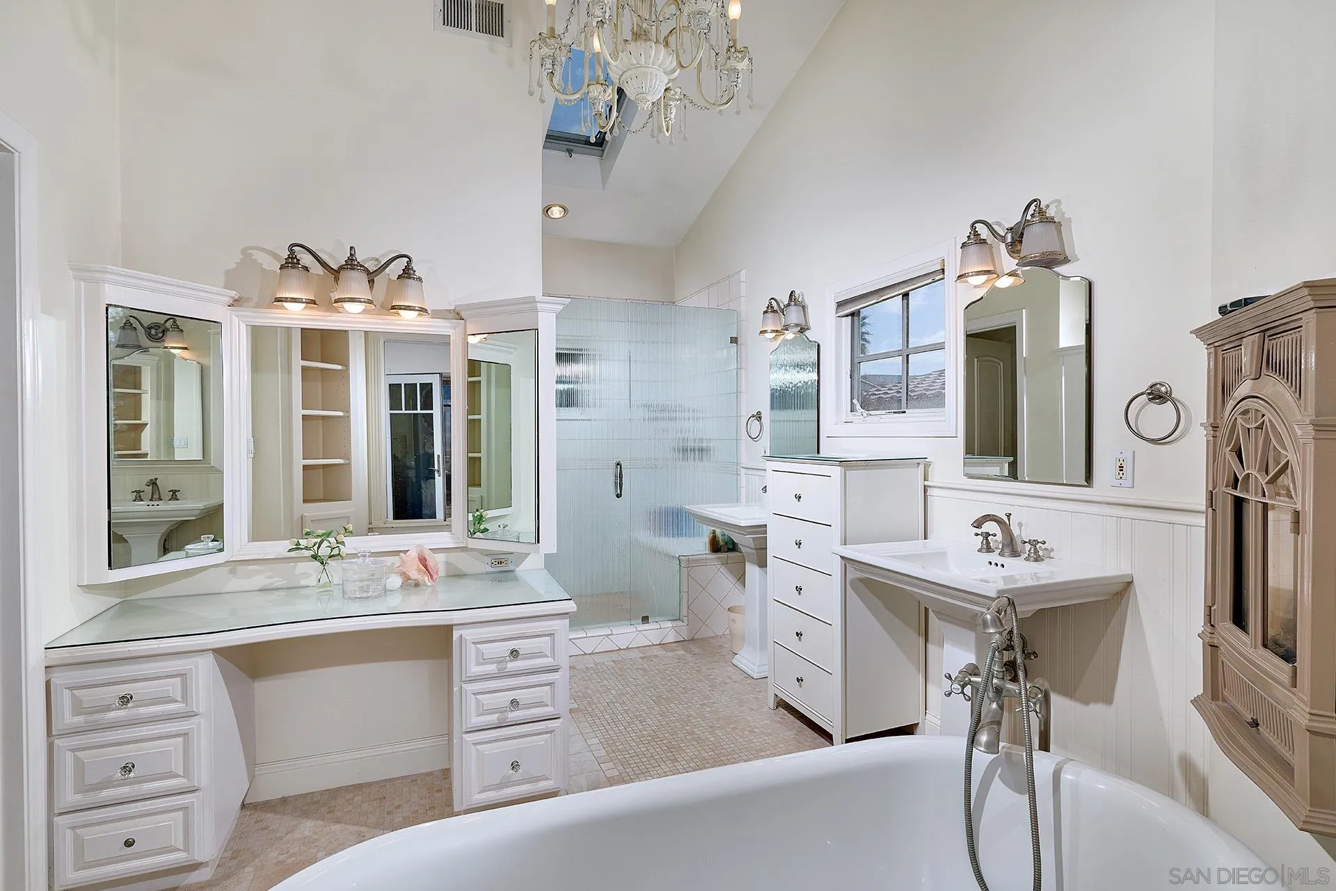 https://cdn.realtyfeed.com/cdn/127/260005382/4258a8535276d6c9534880941cbeeeb4.webp