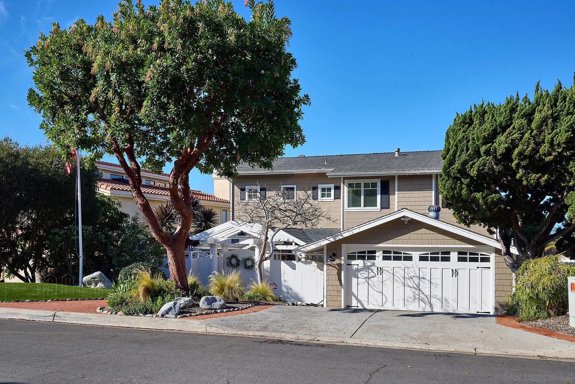 https://cdn.realtyfeed.com/cdn/127/260005382/9d51cea3f3954a82a63991be169b9431.webp