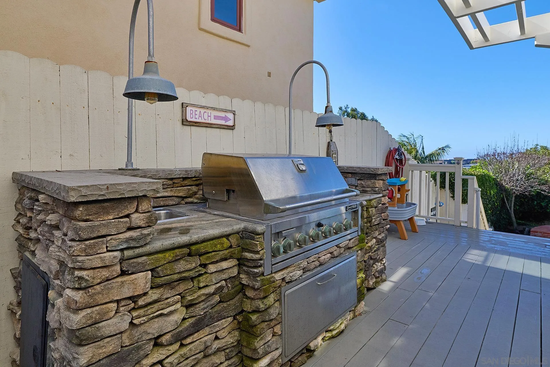 https://cdn.realtyfeed.com/cdn/127/260005382/a9fbdf89fd257220f50c6183b503f92a.webp
