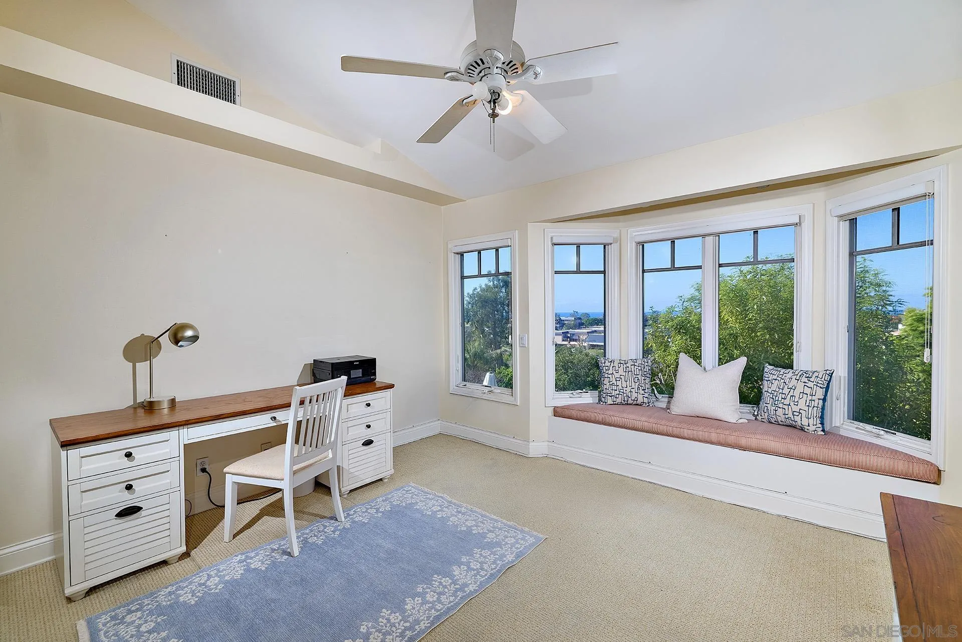 https://cdn.realtyfeed.com/cdn/127/260005382/f03a38fe35234e49fdfe93cf93926a5e.webp