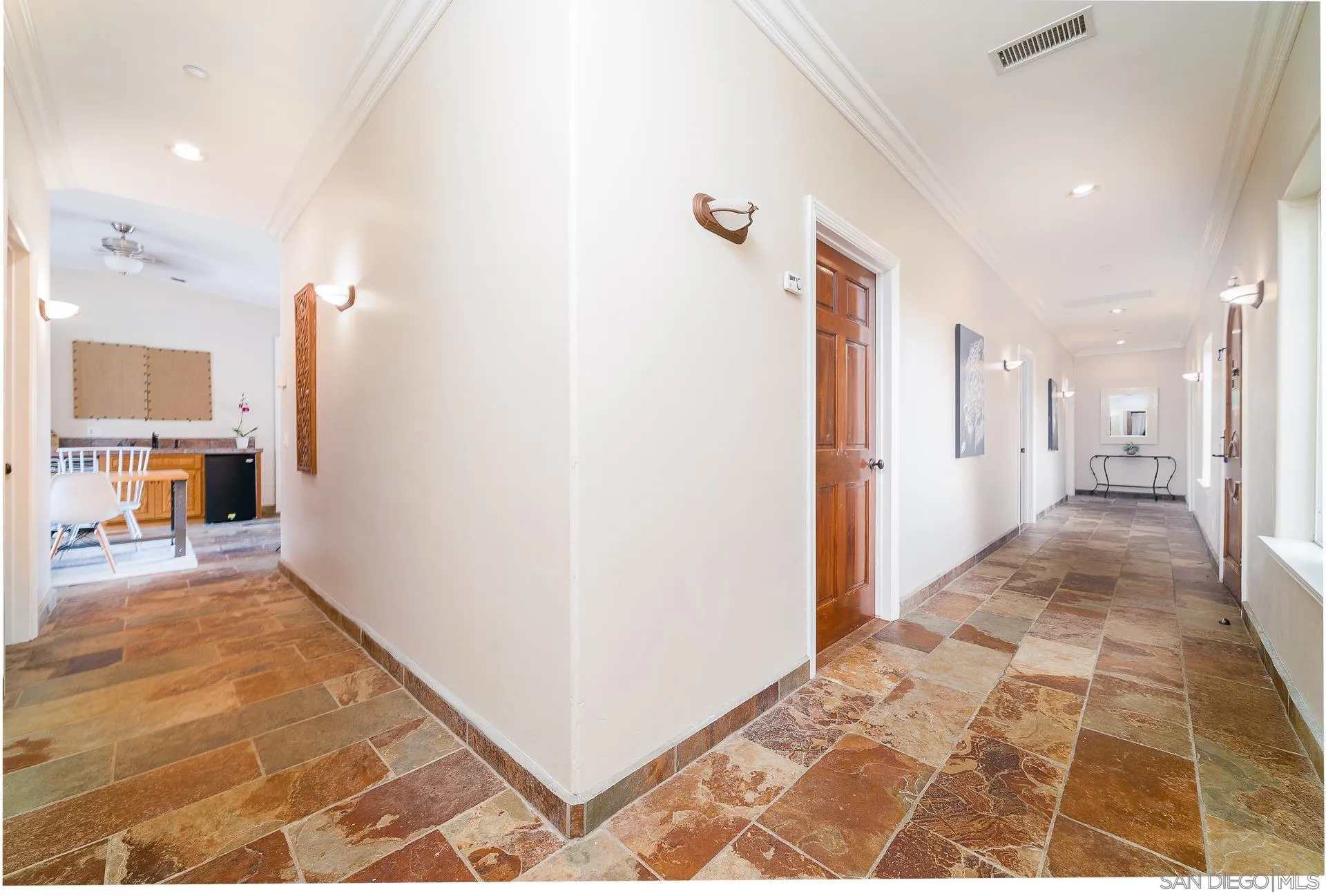 https://cdn.realtyfeed.com/cdn/127/260005384/54ad7e743957e4648ce2c21fbbafa3d9.webp