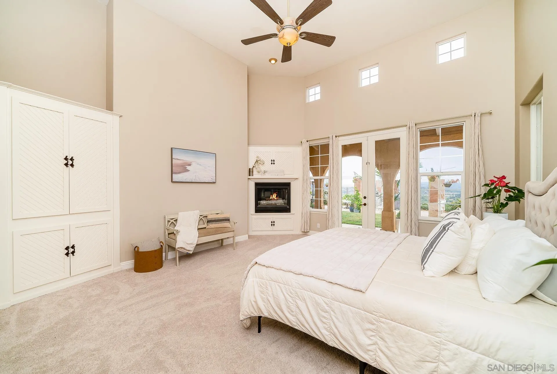 https://cdn.realtyfeed.com/cdn/127/260005384/a25b785bd752286490b580f5818b6355.webp
