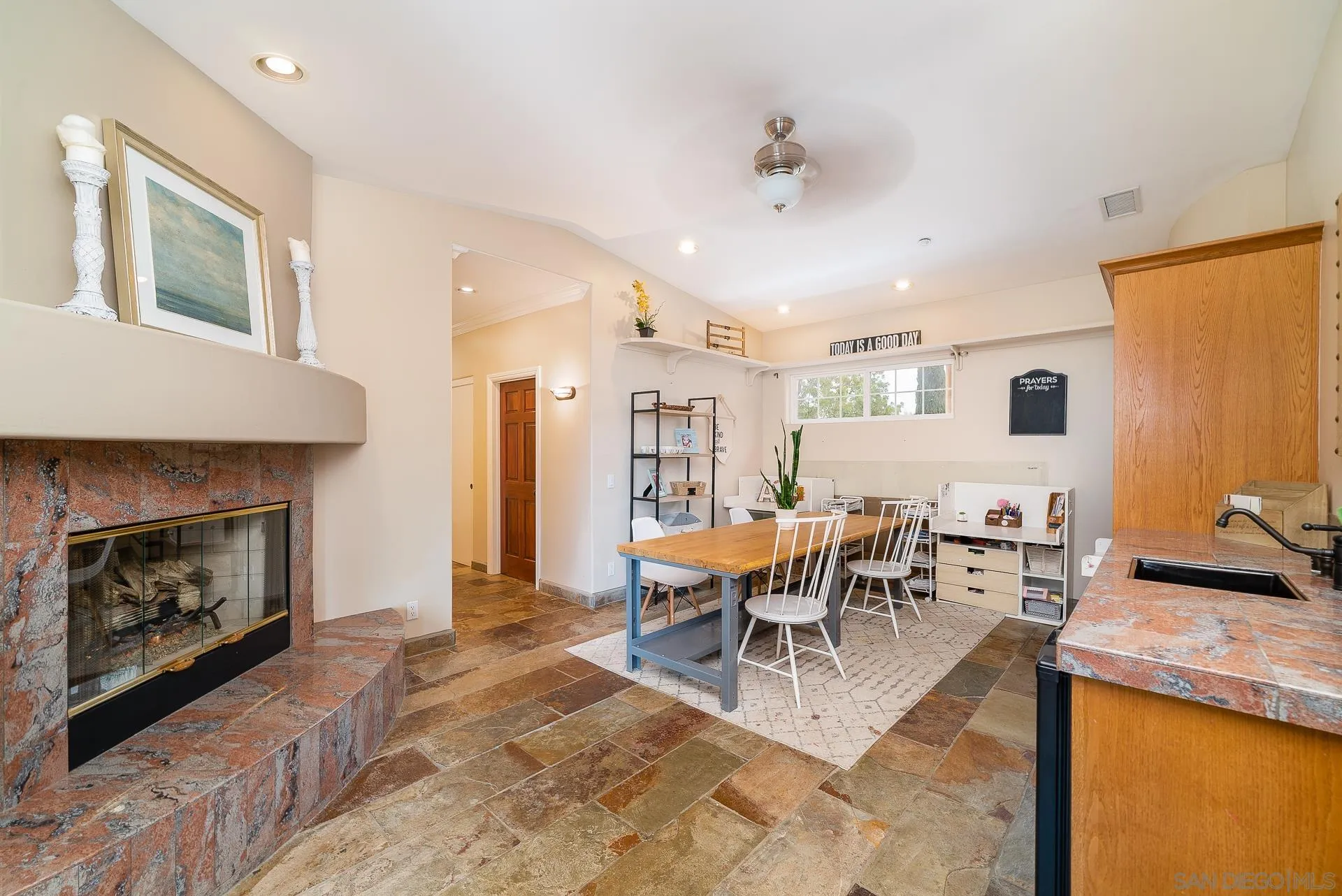 https://cdn.realtyfeed.com/cdn/127/260005384/e3ef2235e30566e70d1aa1d31b887a87.webp