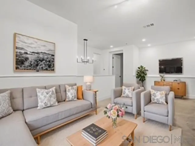 https://cdn.realtyfeed.com/cdn/127/260005385/88aa0889b1a7b31720146570a267ee3e.webp