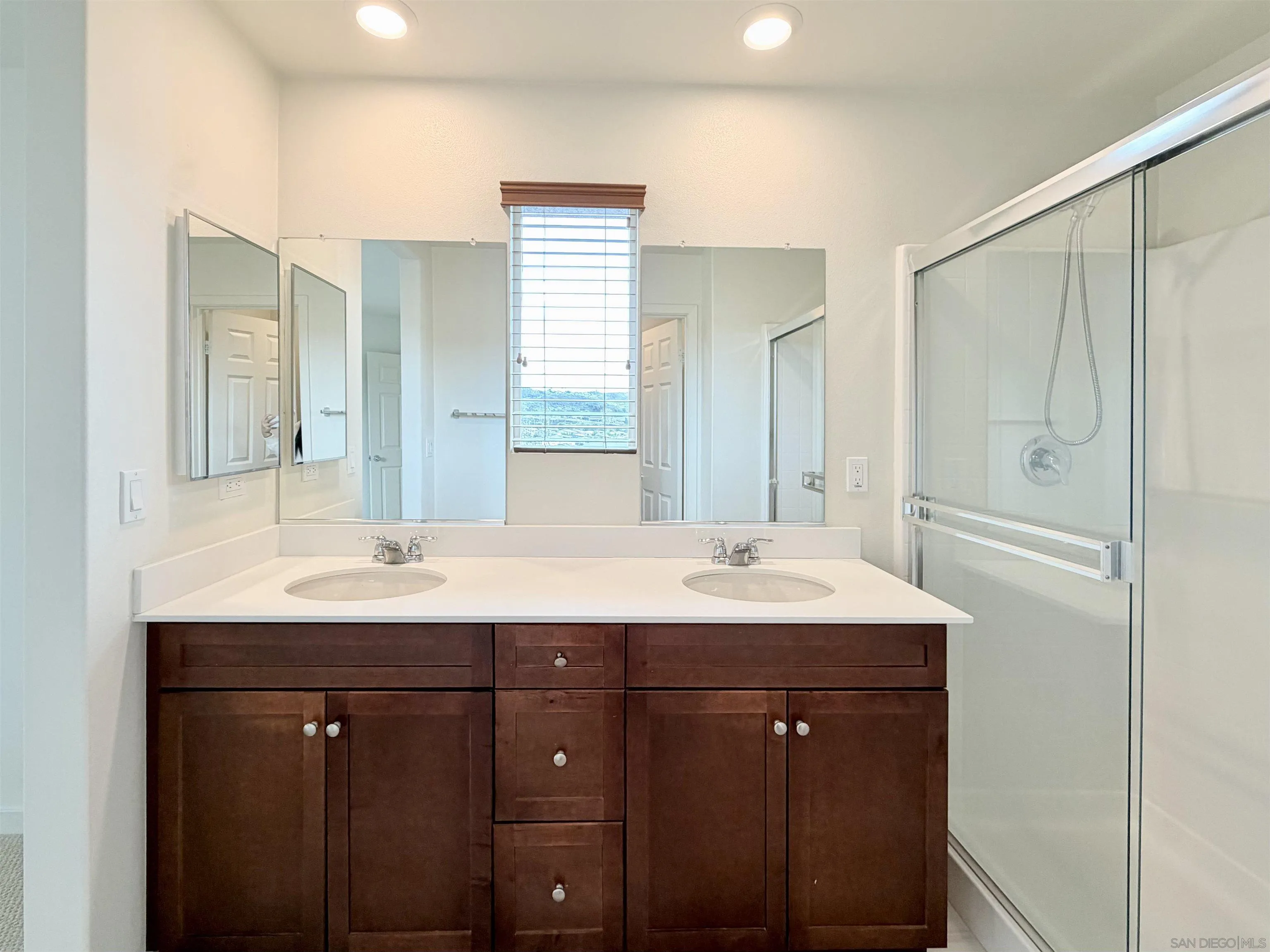 Photo #33: 260005387 Listing: Photo #33
