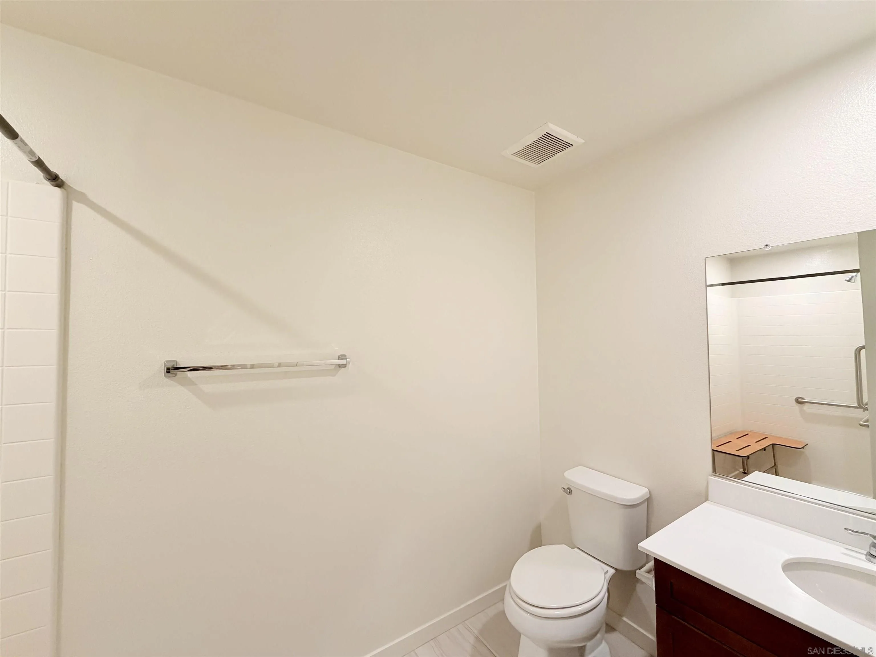Photo #7: 260005387 Listing: Photo #7