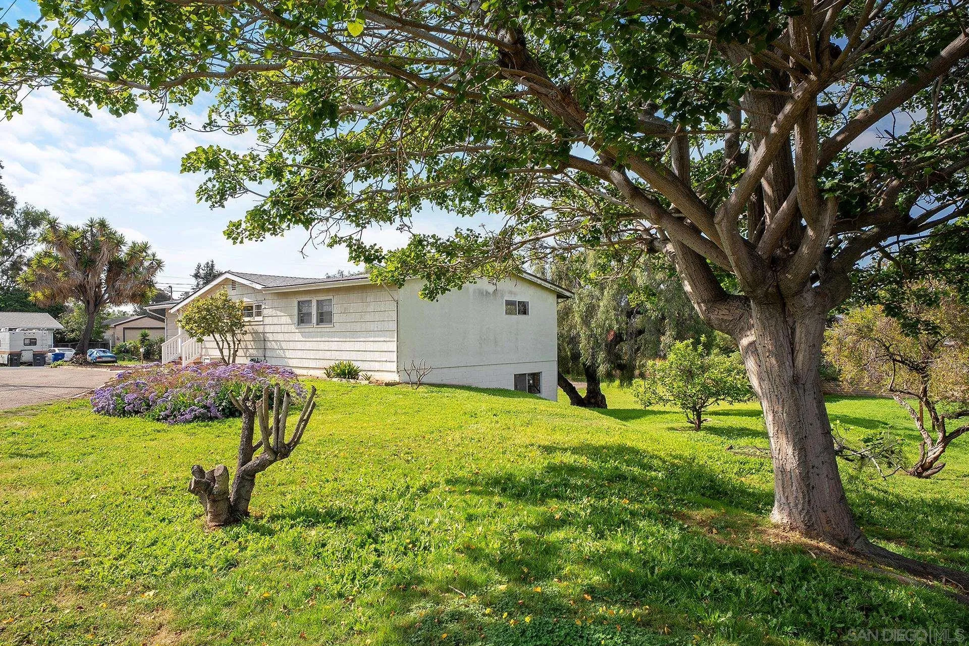 https://cdn.realtyfeed.com/cdn/127/260005391/4b1522910050614c20441e16512e0130.webp