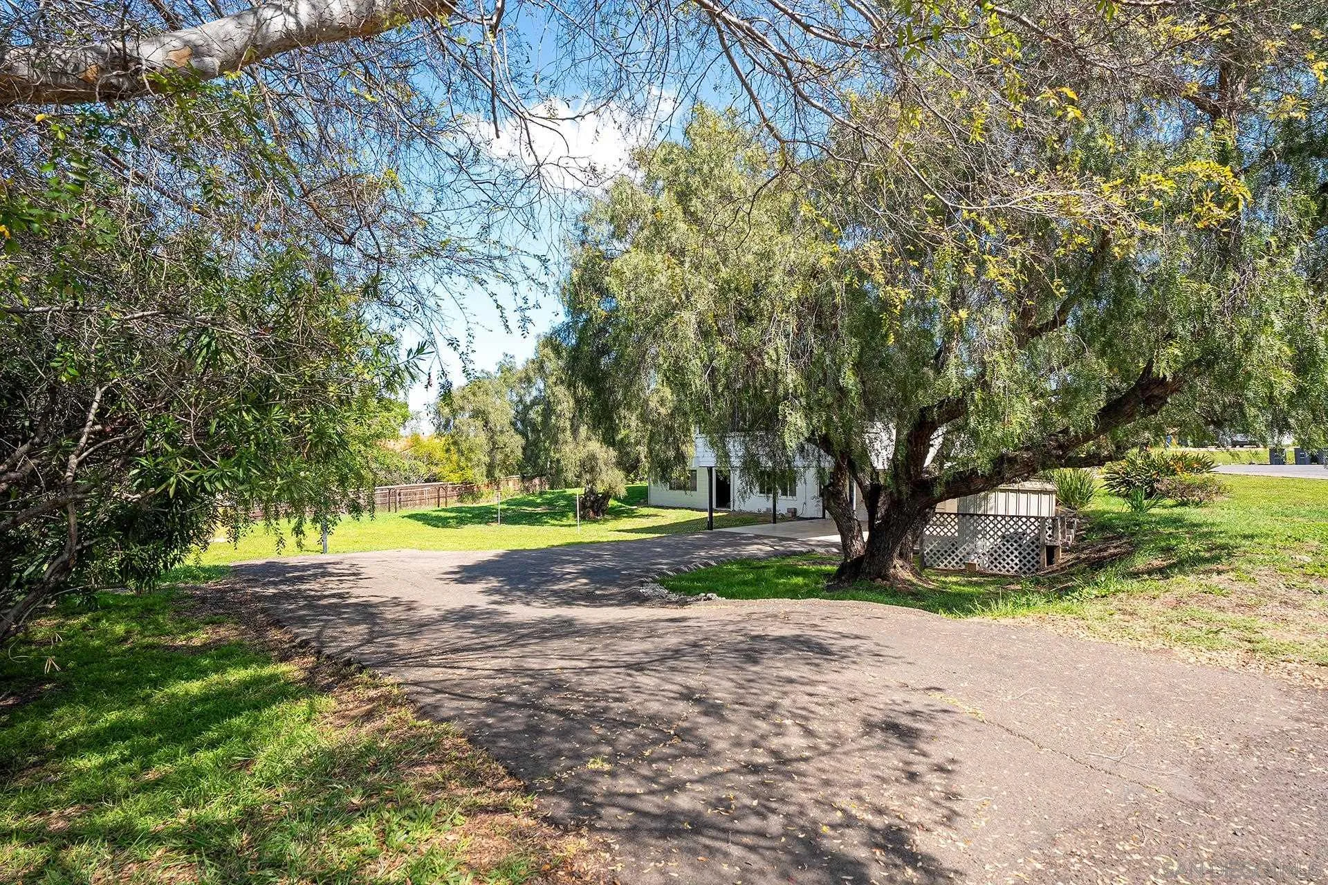https://cdn.realtyfeed.com/cdn/127/260005391/a175378f83c5b1e953a6d1fd78857cee.webp